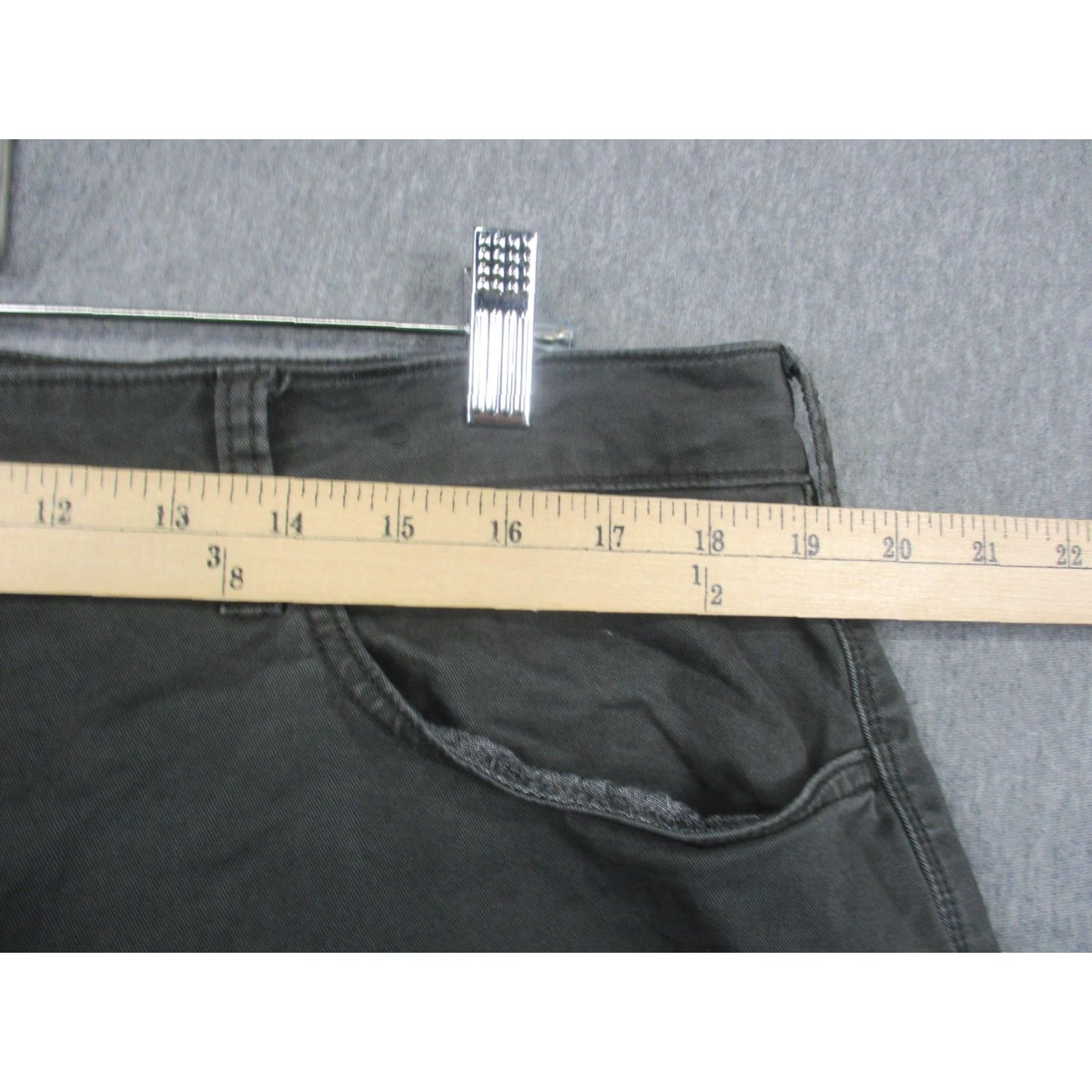 Flint And Tinder Flint and Tinder Pants Mens 38 Waist 33 Inseam Gray Athletic Tapered Fit 5 Pocket Stretch Chino Size US 38 / EU 54 - 4 Thumbnail