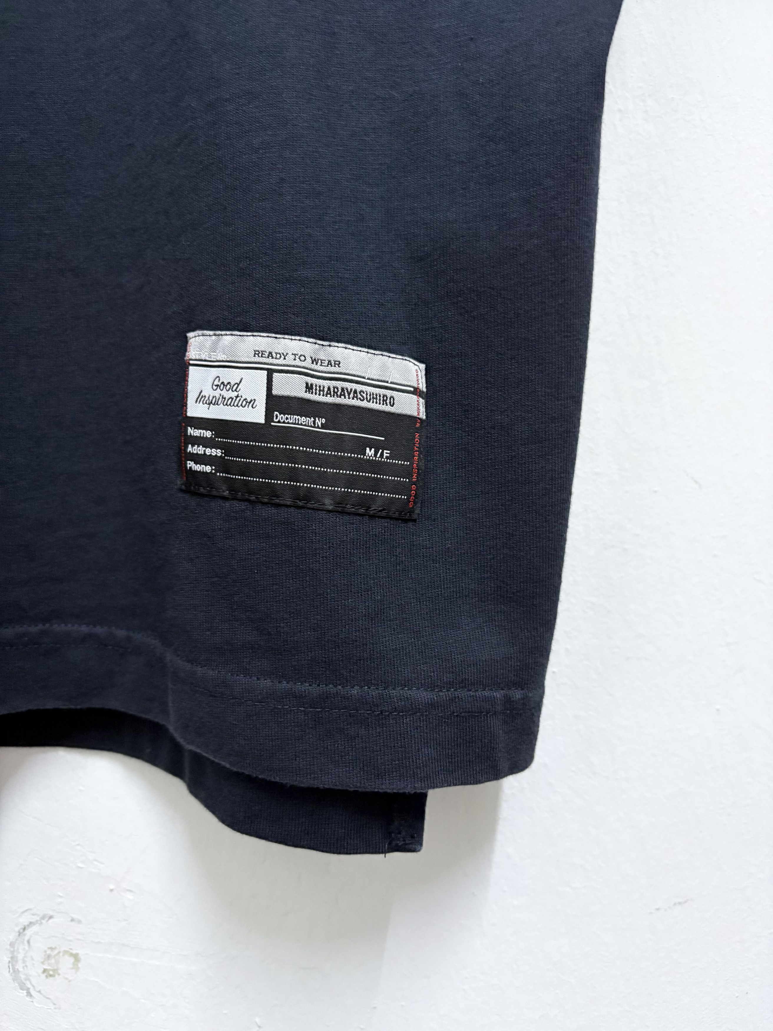 GU × Maison MIHARA YASUHIRO 2000's GU x Maison Miharayasuhiro - Communication T-Shirt Size US M / EU 48-50 / 2 - 6 Thumbnail
