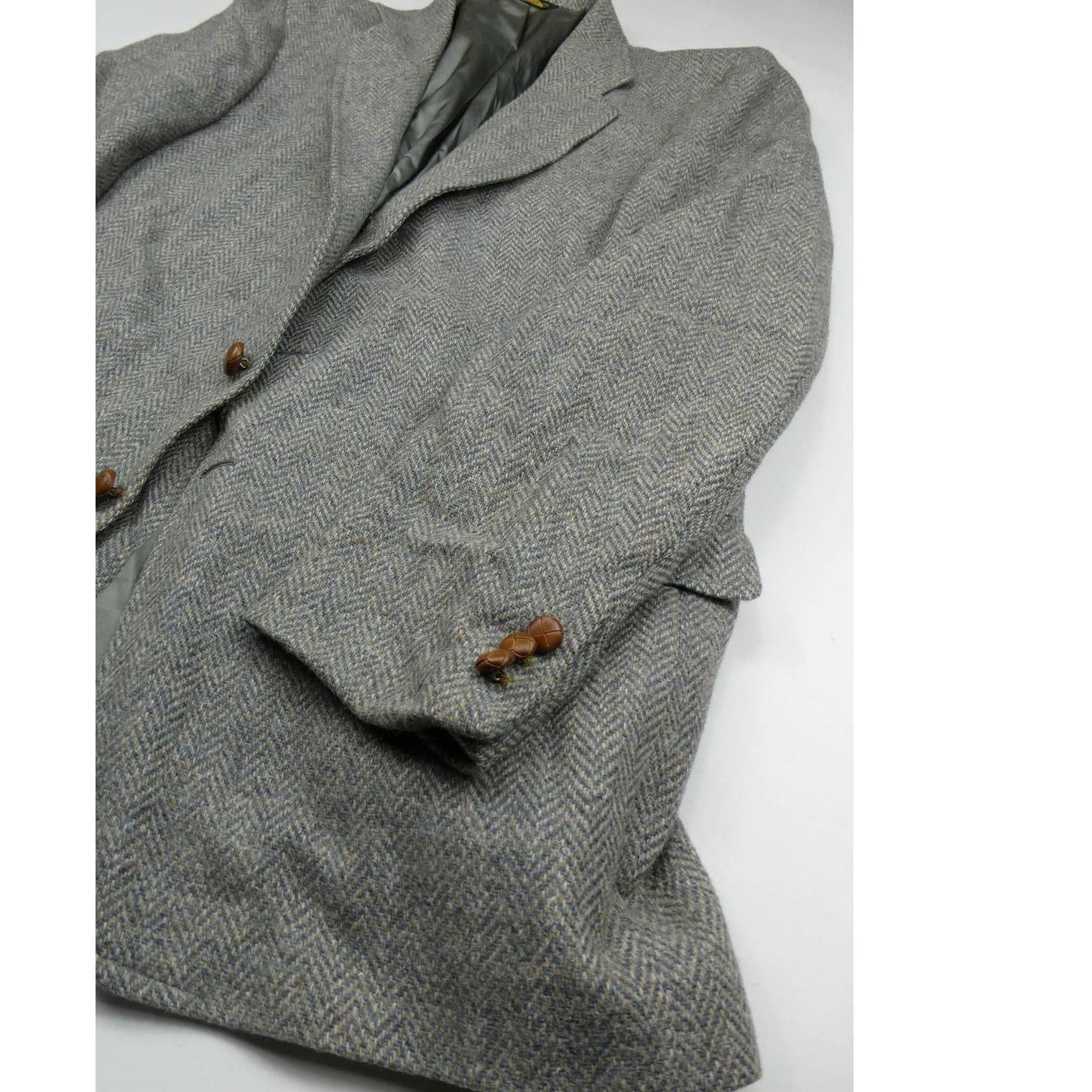 Adams Row Adams Row tweed sport coat, 44R, wood buttons, gray Size 44R - 2 Thumbnail