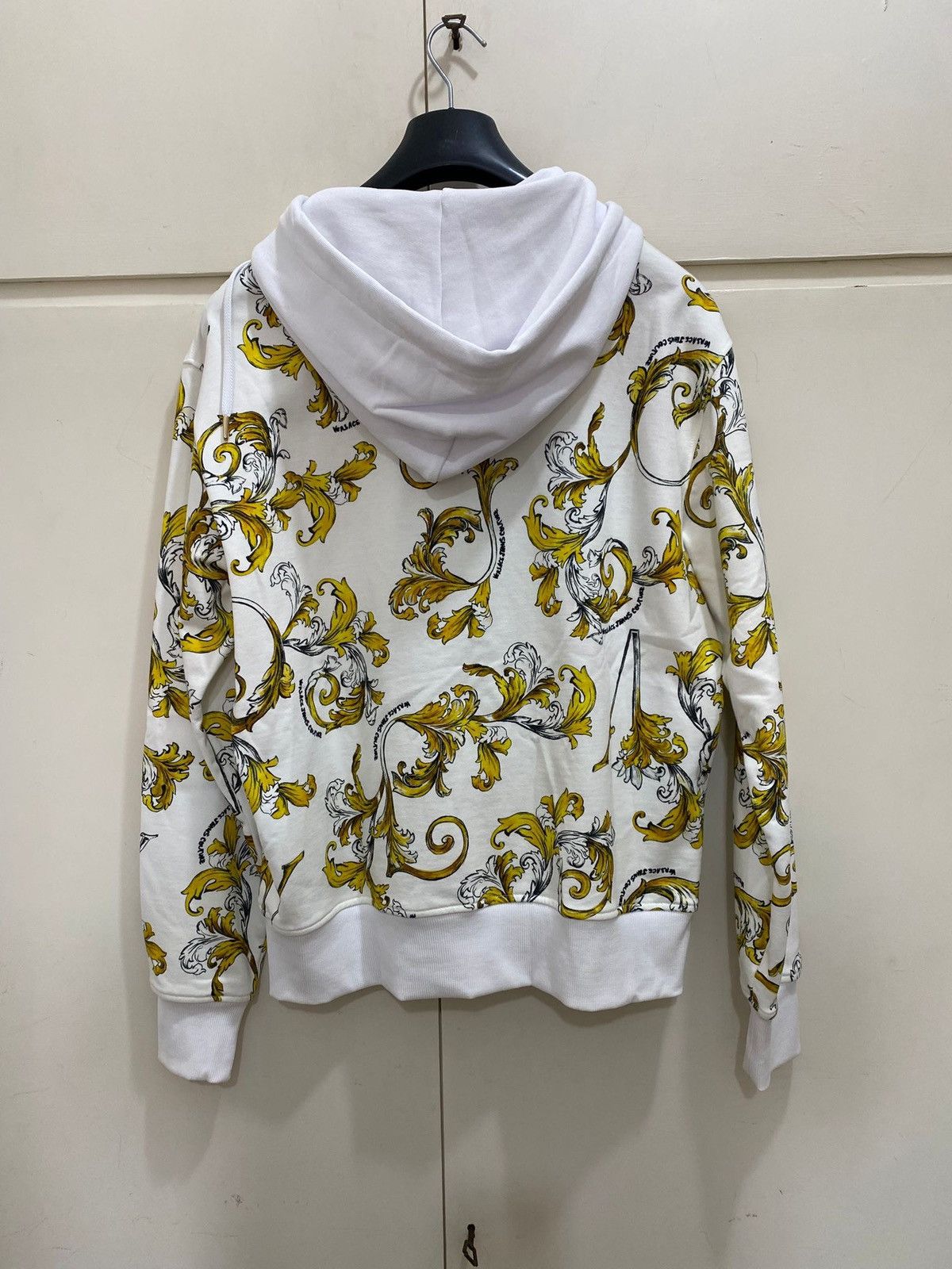 Versace Jeans Couture Versace Jeans Culture Sweatshirt Barocco Outline L, new Size US L / EU 52-54 / 3 - 11 Thumbnail