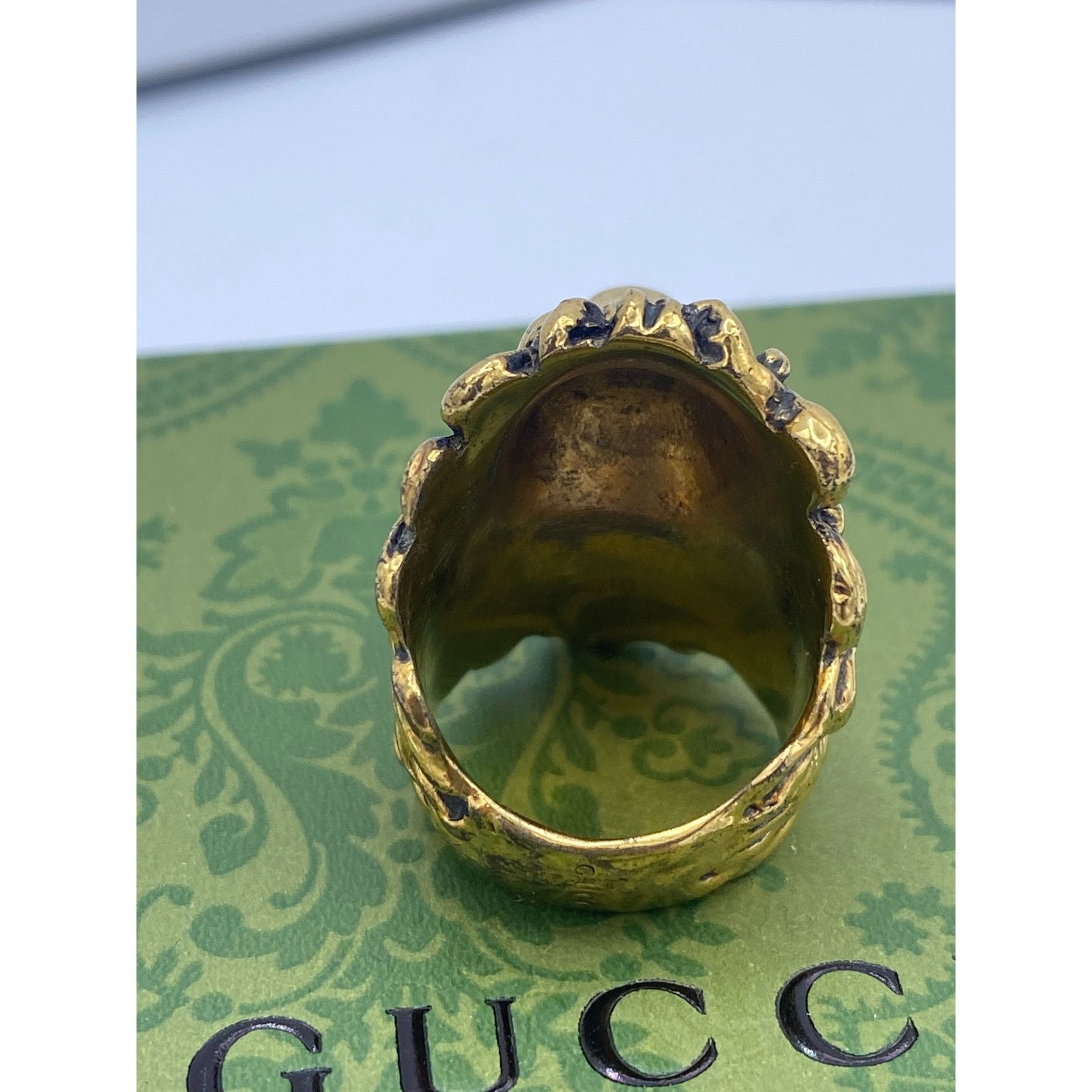 Gucci Gucci Lion Head Ring – Gold-Tone with Black Stone, Size 6 Size ONE SIZE - 8 Thumbnail