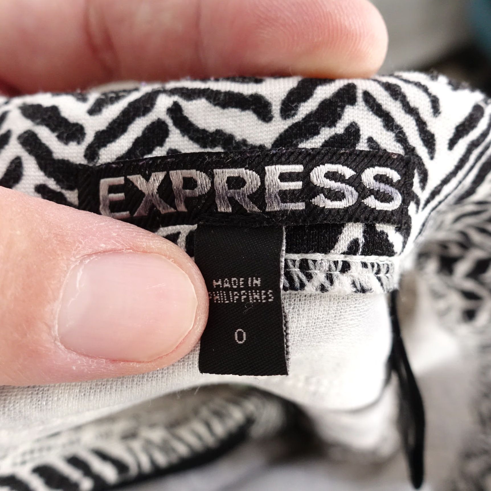 Express EXPRESS BLACK WHITE ANIMAL PRINT SKIRT WOMENS SIZE 0 Size 25" / US 0 / IT 36 - 5 Thumbnail