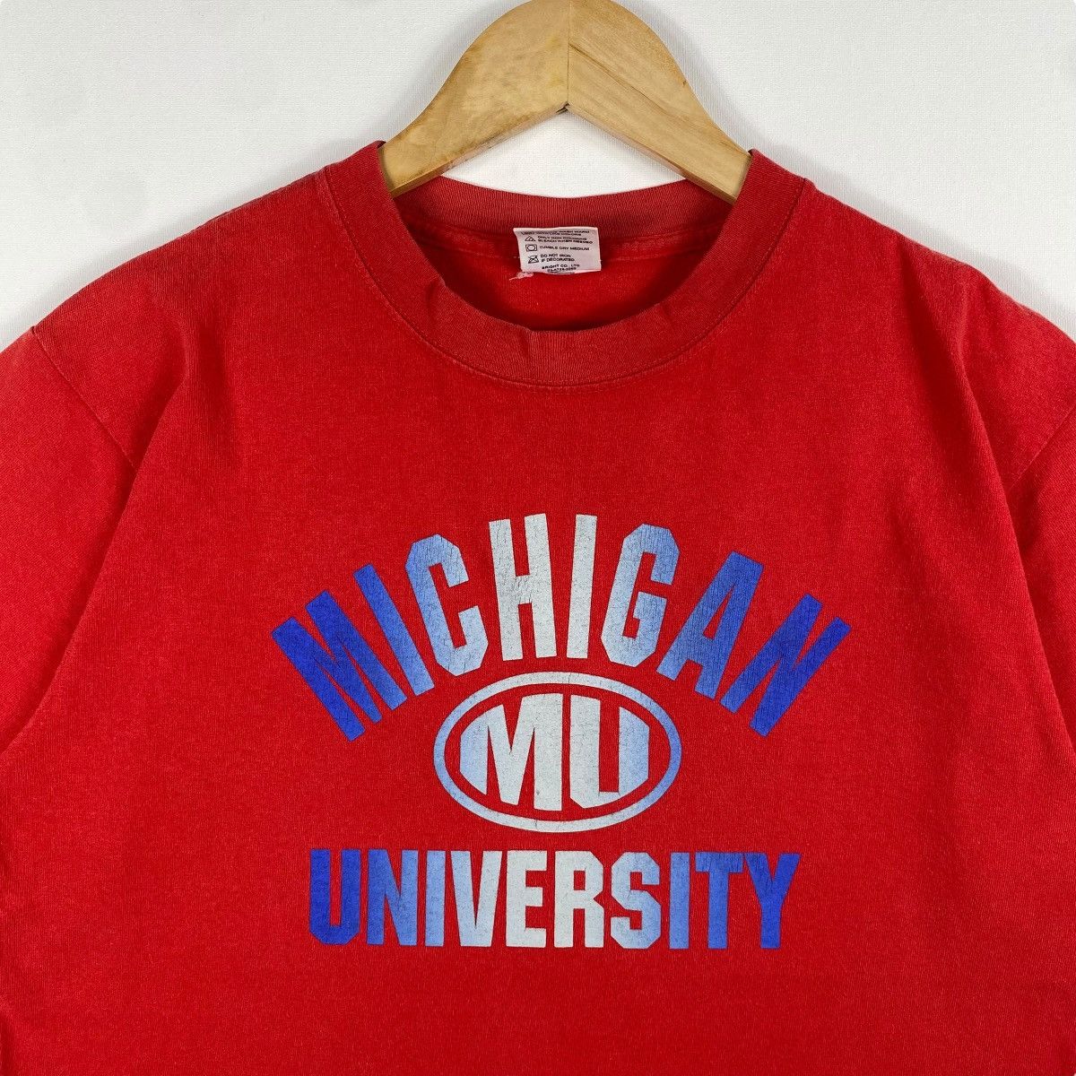 Vintage Vintage 90's MICHIGAN UNIVERSITY Graphic Tee Shirt Medium Size US M / EU 48-50 / 2 - 2 Thumbnail