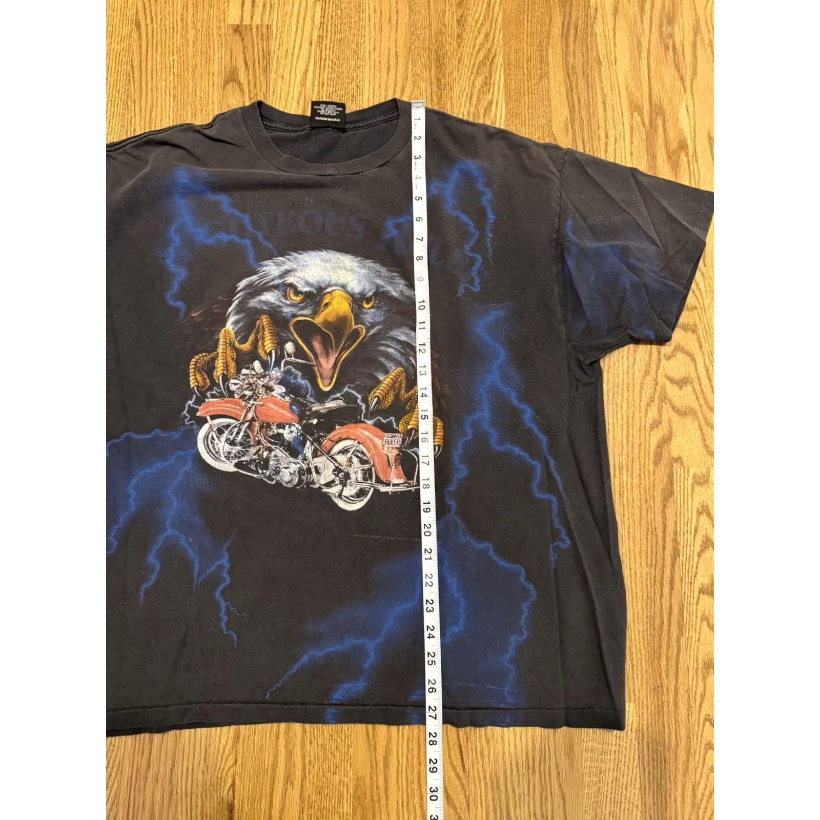 Harley Davidson Vintage Harley-Davidson Righteous Ruler Lightning T Shirt XL Black 3D Emblem Mens Vintage Harley T-Shirt XL Black 80s 90s Biker, Motorcycle, Lightning Size US XL / EU 56 / 4 - 5 Thumbnail