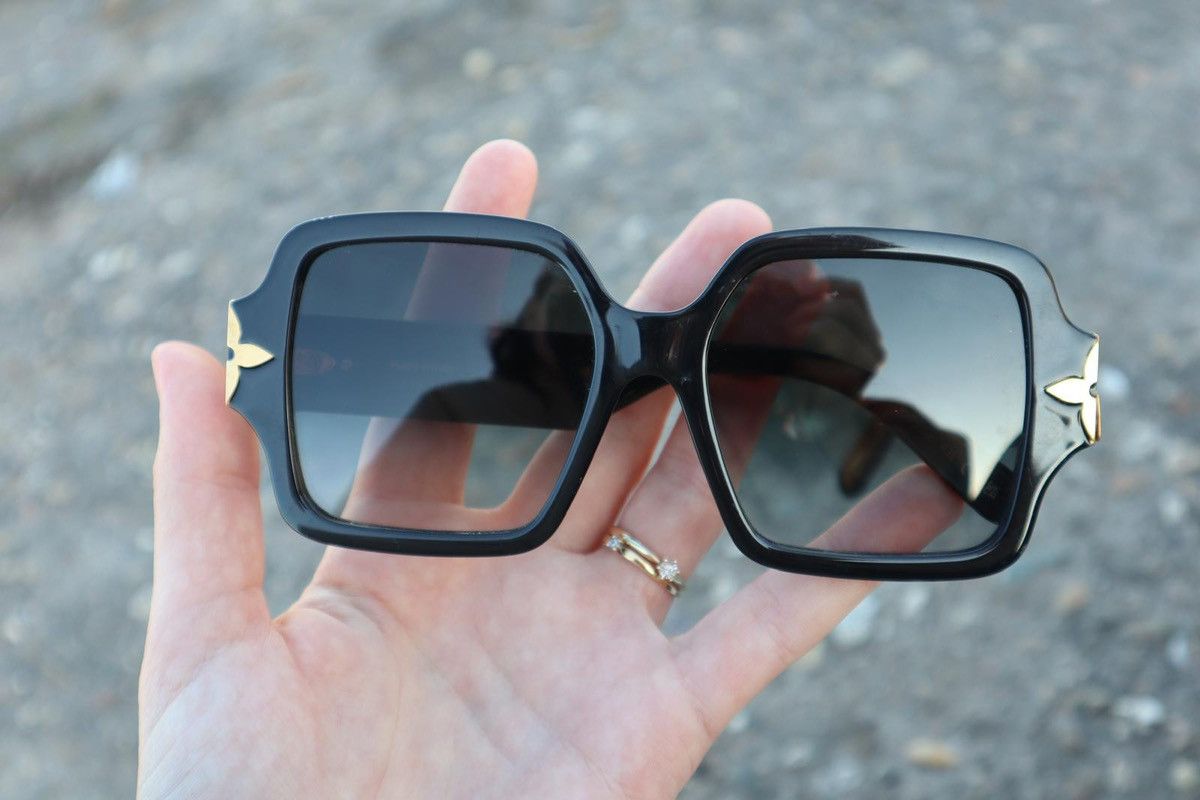 Louis Vuitton Louis Vuitton My Flower Sunglass Size ONE SIZE - 2 Thumbnail