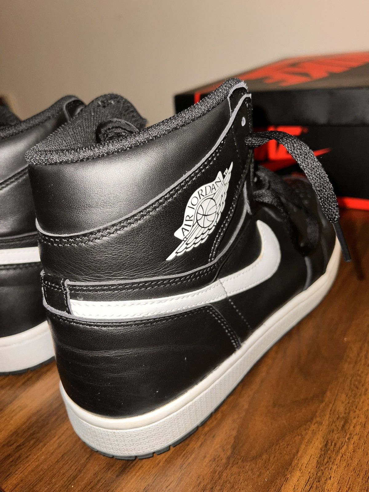 Nike Air Jordan 1 retro High OG “ yin yang” Size US 10.5 / EU 43-44 - 4 Thumbnail