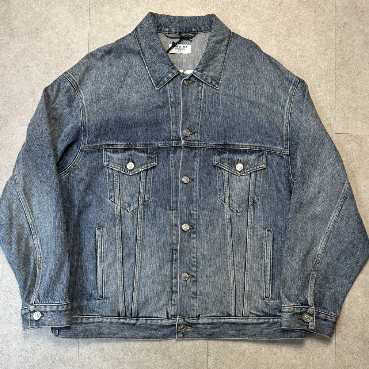Balenciaga × The Game Balenciaga x Fortnite Multi Language Cowboy Jacket Fortnite Size US L / EU 52-54 / 3 - 1 Thumbnail