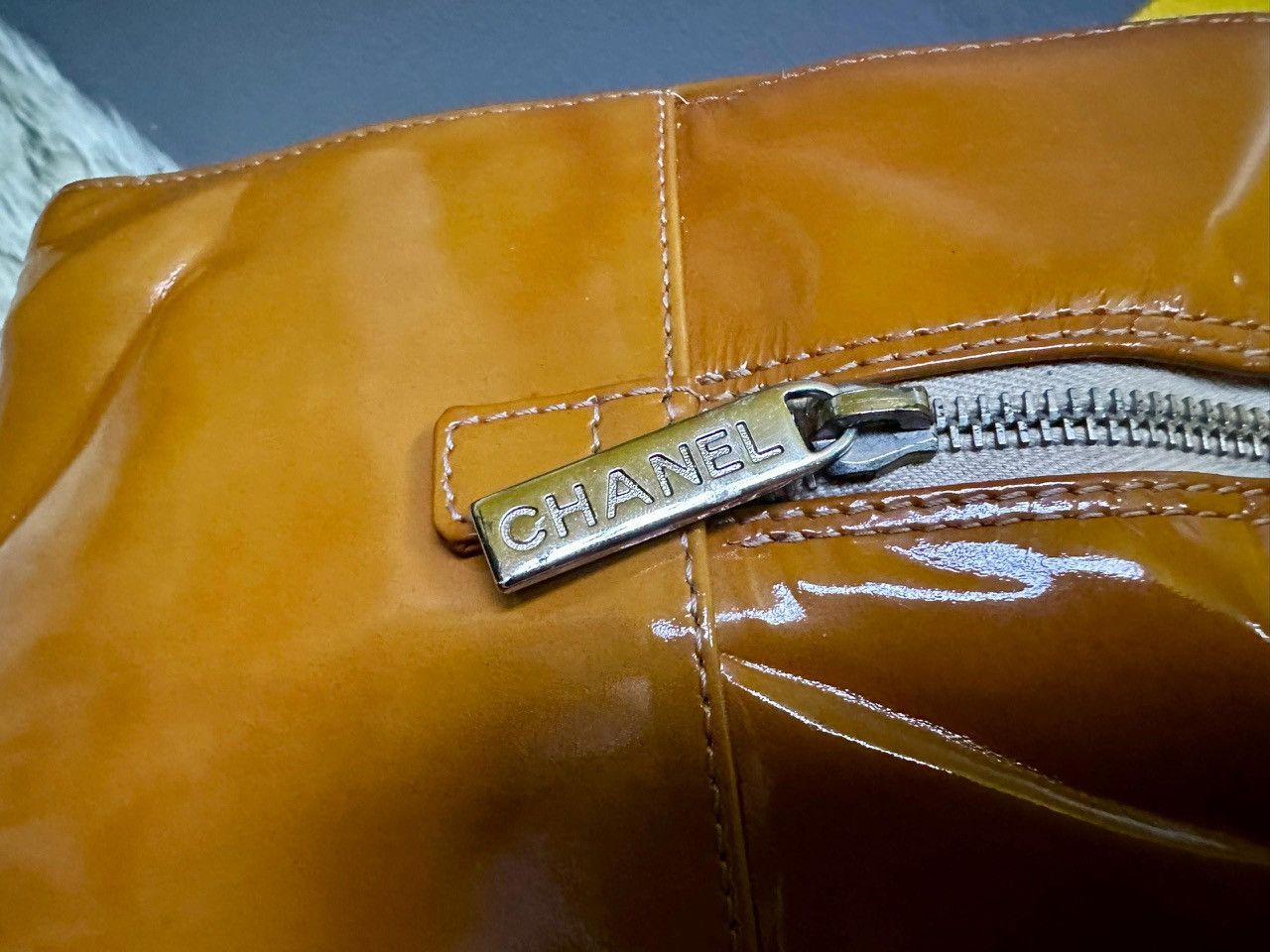 Chanel Authentic Chanel Coco Mark Chocolate Bar Patent Bowler Size ONE SIZE - 9 Thumbnail