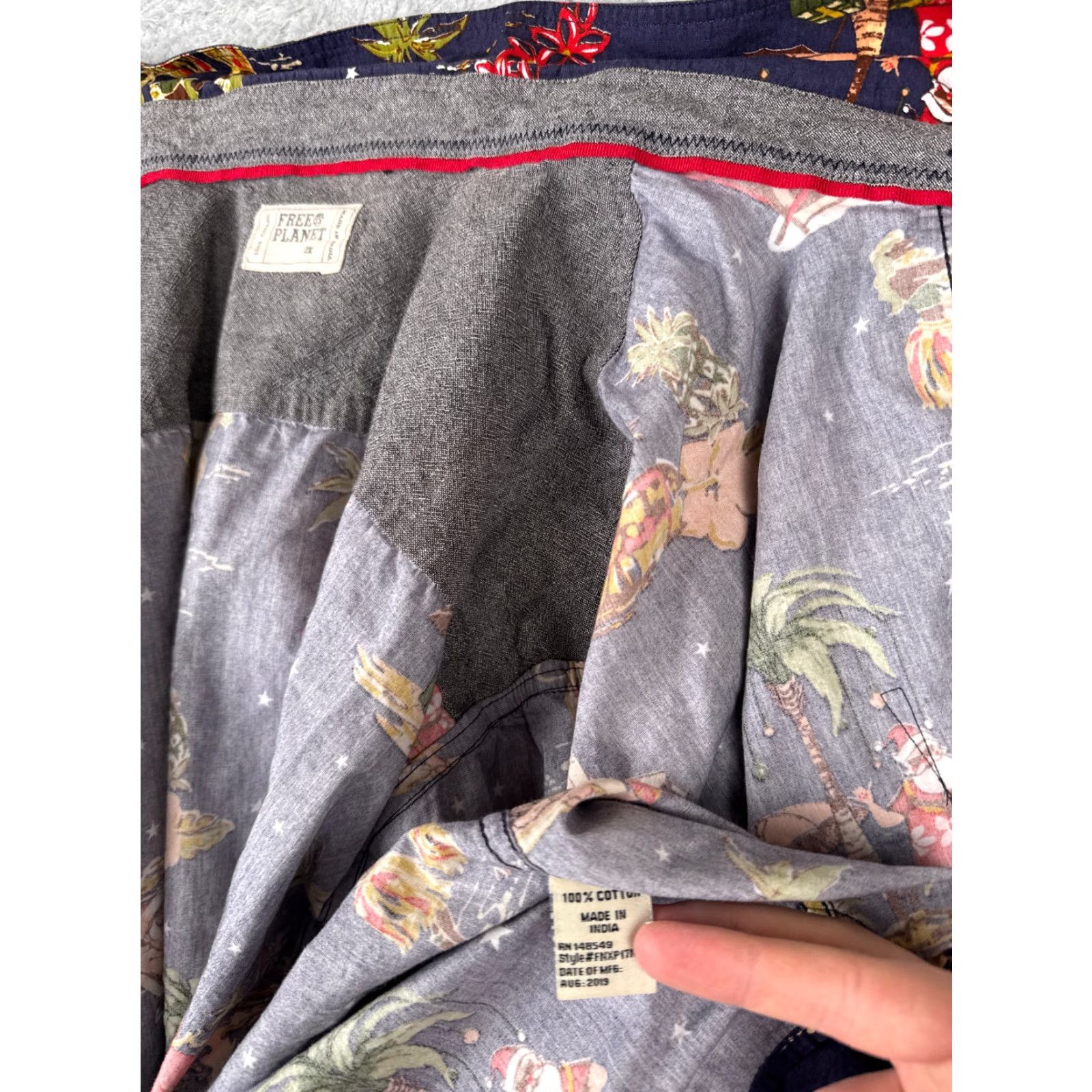 Vintage Free Planet Shirt Mens 2XL Blue Floral Santa Chistmas Luau Hawaiian Dress Shirt 2XL Mens Blue Floral Santa Christmas Theme Hawaiian Luau Shirt Size US XXL / EU 58 / 5 - 4 Thumbnail