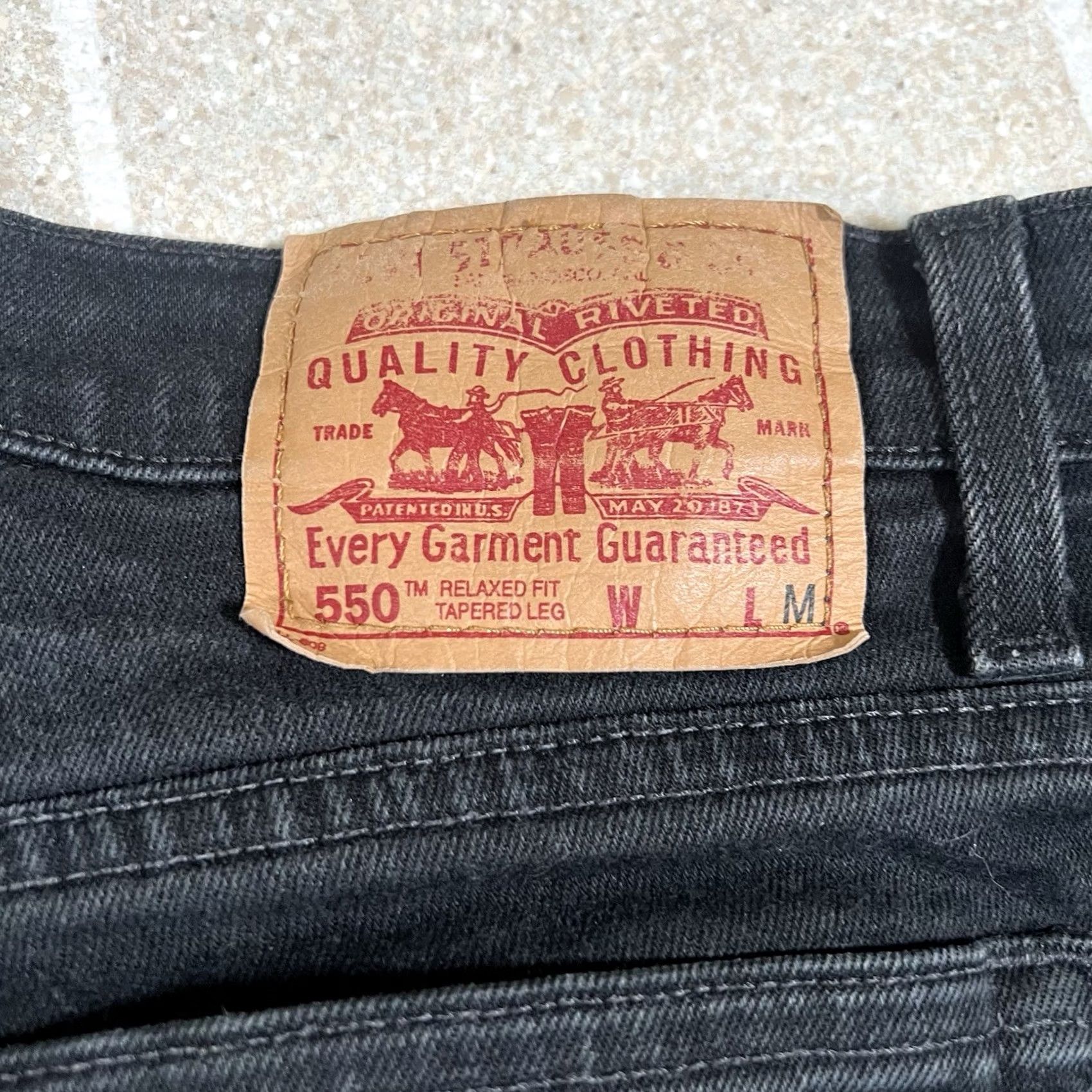 Levi's VINTAGE Levi's 550 Relaxed Fit Tapered Leg Black Jeans Women's 14 Reg M (32x30) Mens Size 32" / US 10 / IT 46 - 4 Thumbnail