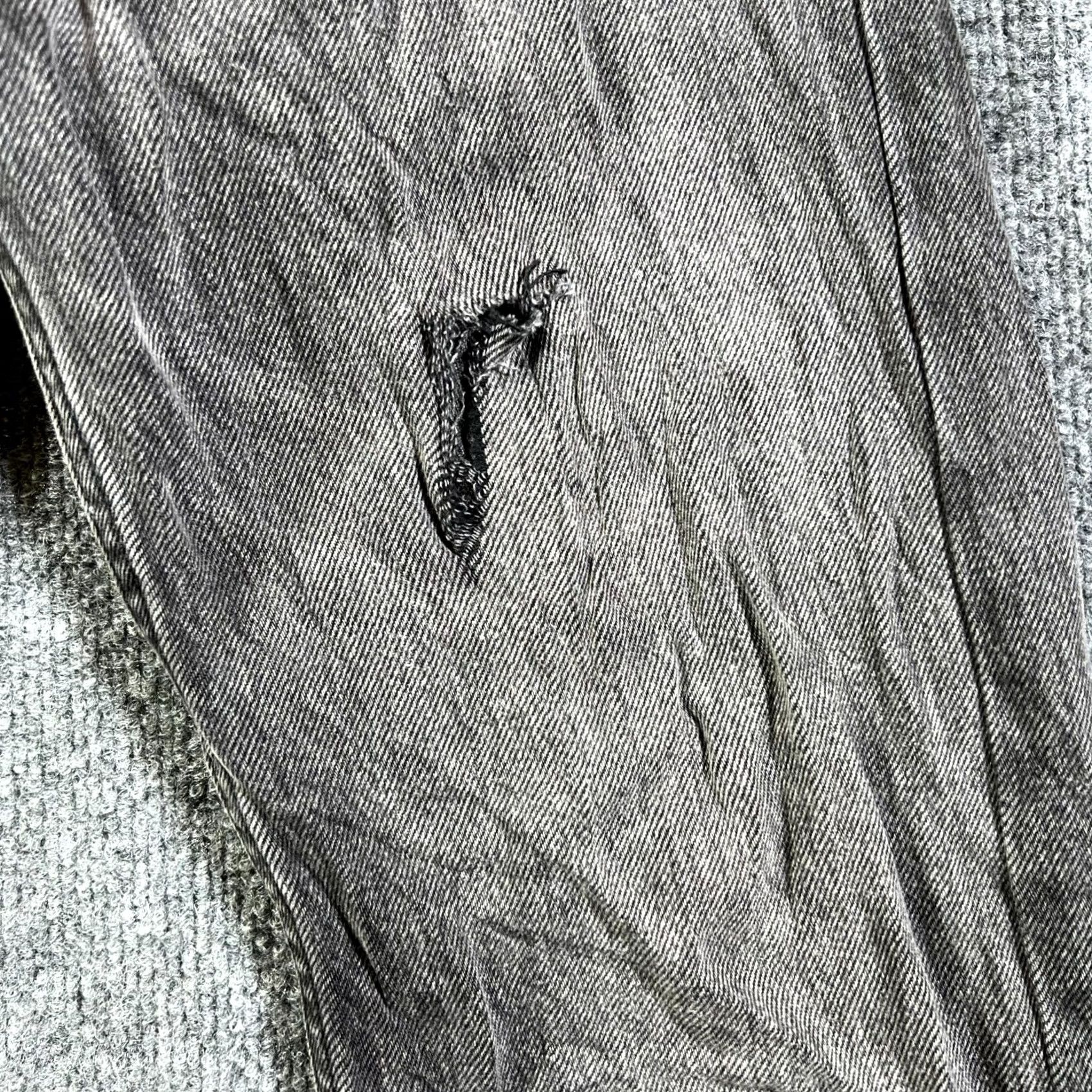 H&M H&M Jeans Mens 30x32 Gray Denim Relaxed Straight Leg Shirt? Size US 30 / EU 46 - 4 Thumbnail