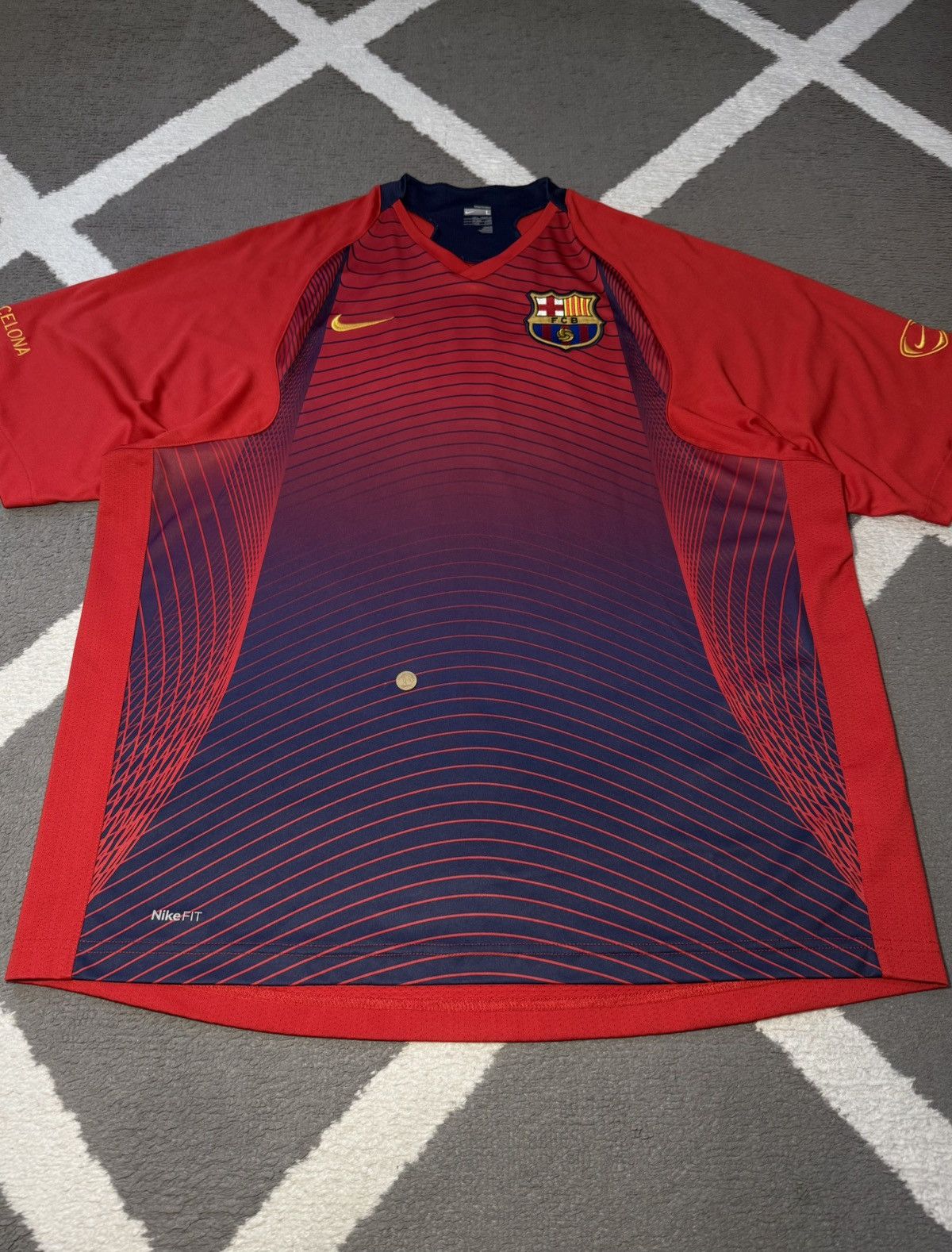 Nike Nike FC Barcelona Y2K Retro 2006-07 Training T-Shirt Jersey Size US L / EU 52-54 / 3 - 9 Thumbnail