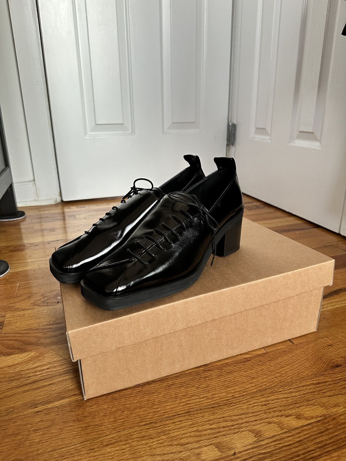 Designer Korean Loafer Heel in Black Cracked Leather Size US 9 / IT 39 - 16 Thumbnail
