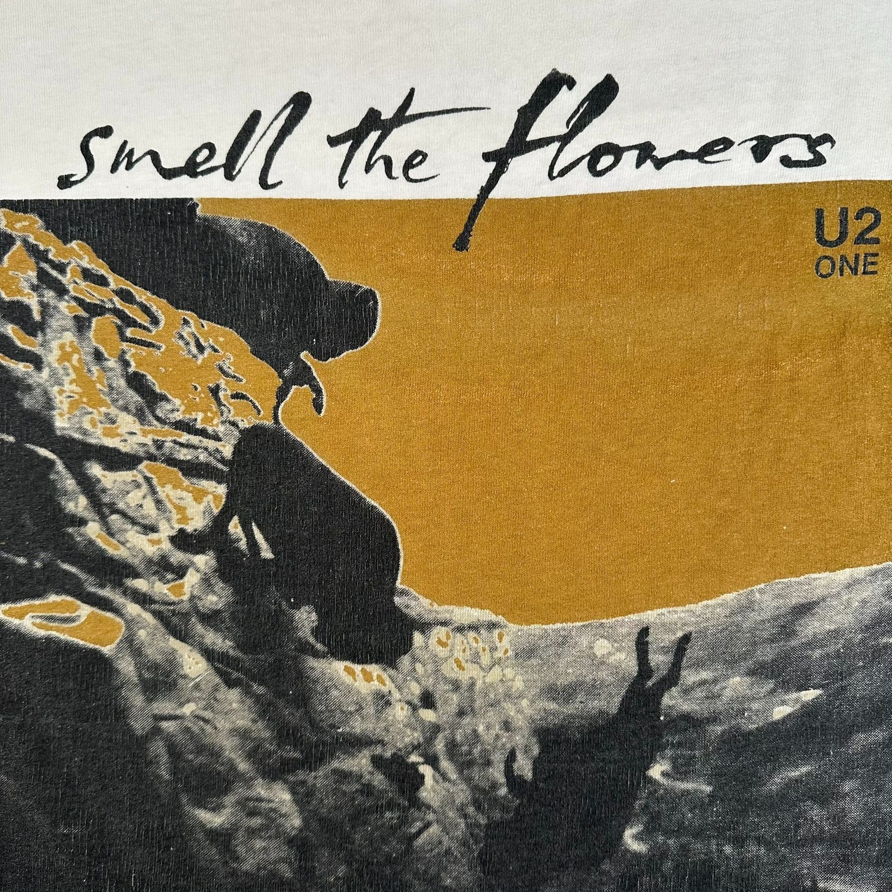 Fruit Of The Loom Vintage 1992 U2 Smell The Flowers T-Shirt 90s Rock Band Tee Size US L / EU 52-54 / 3 - 4 Thumbnail