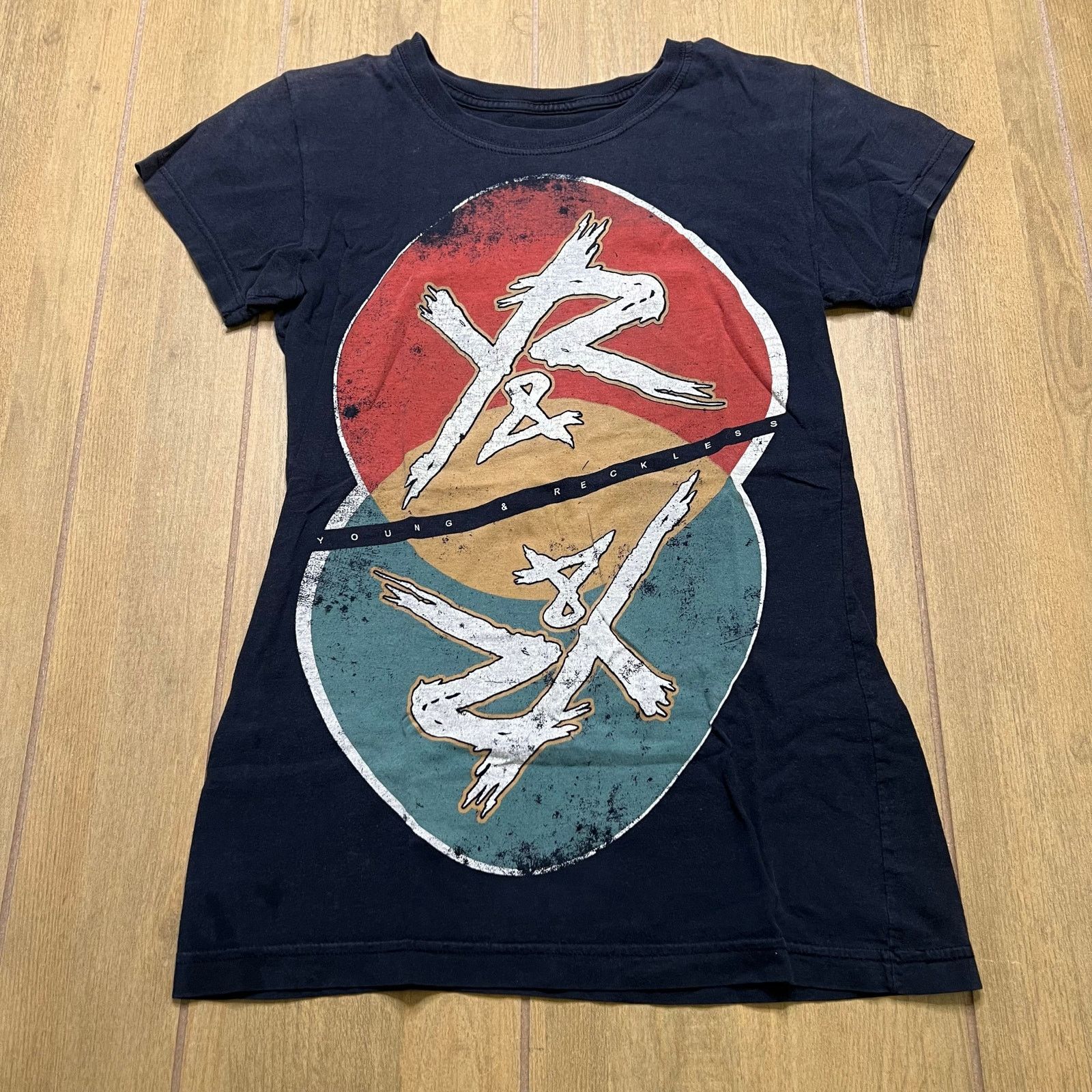 Vintage Vintage Y2K Style Young & Reckless Graphic Logo T Shirt Sz S Size S / US 4 / IT 40 - 1 Thumbnail