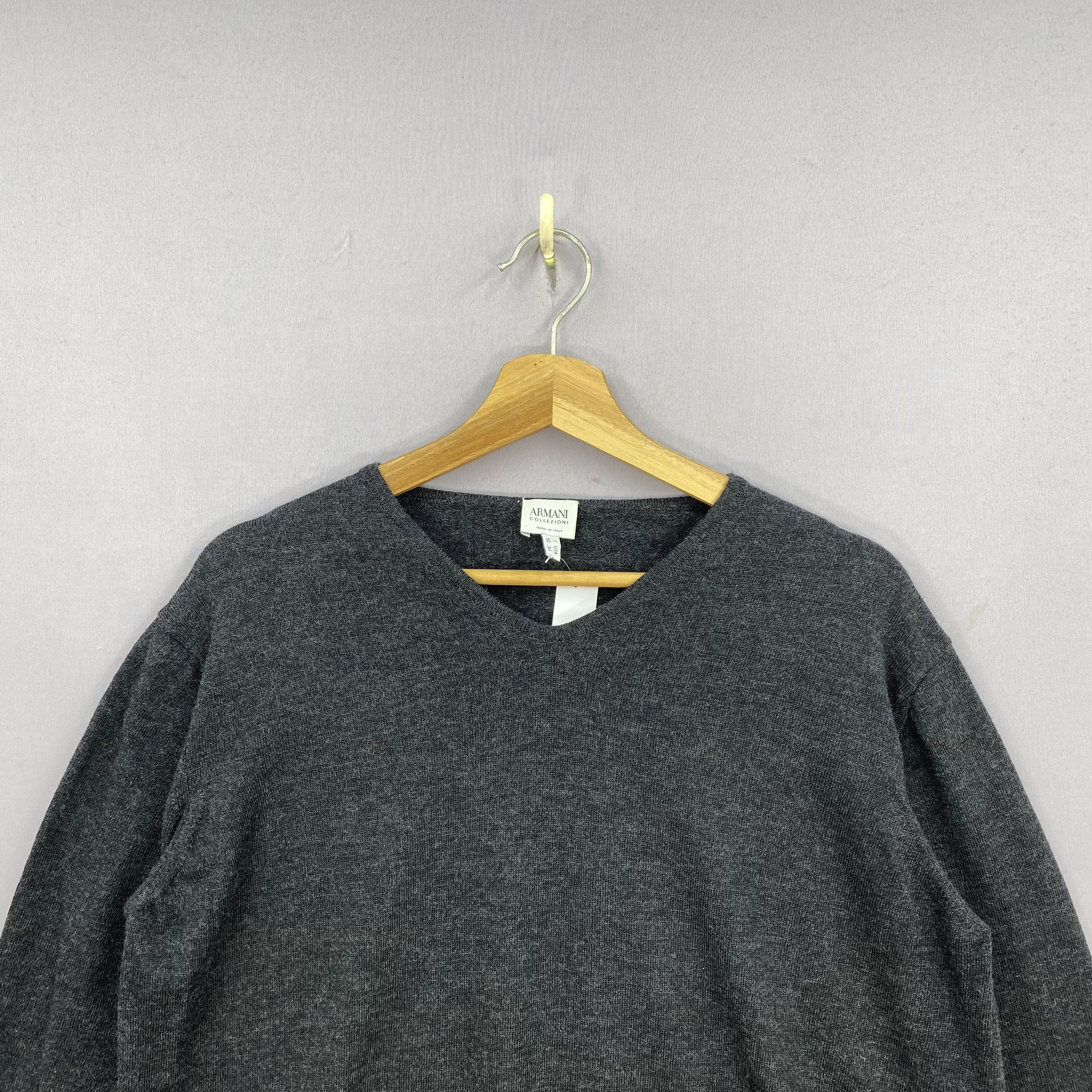 Armani Collezioni Vintage Armani Collezioni Wool Knit Sweater V-Neck Jumper Size US M / EU 48-50 / 2 - 4 Thumbnail