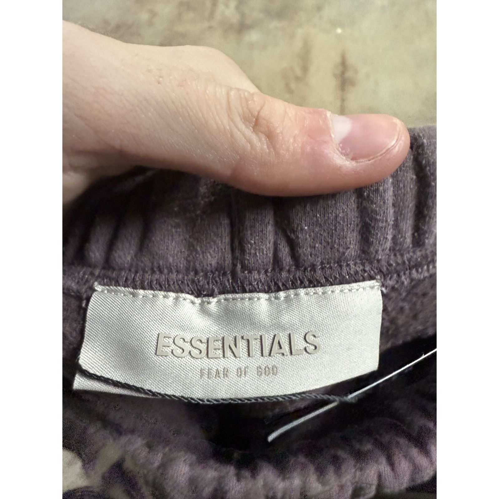 Essentials Essentials Sweatshorts Plum Used Medium Size US 32 / EU 48 - 2 Thumbnail