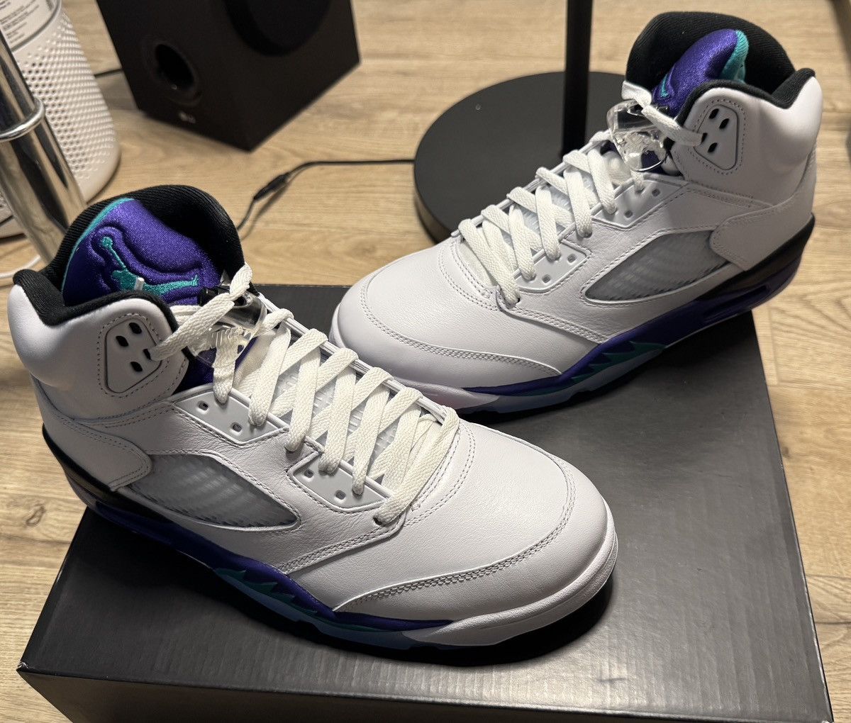 Jordan Brand Air Jordan 5 Retro OG Grape Size US 10.5 / EU 43-44 - 5 Thumbnail