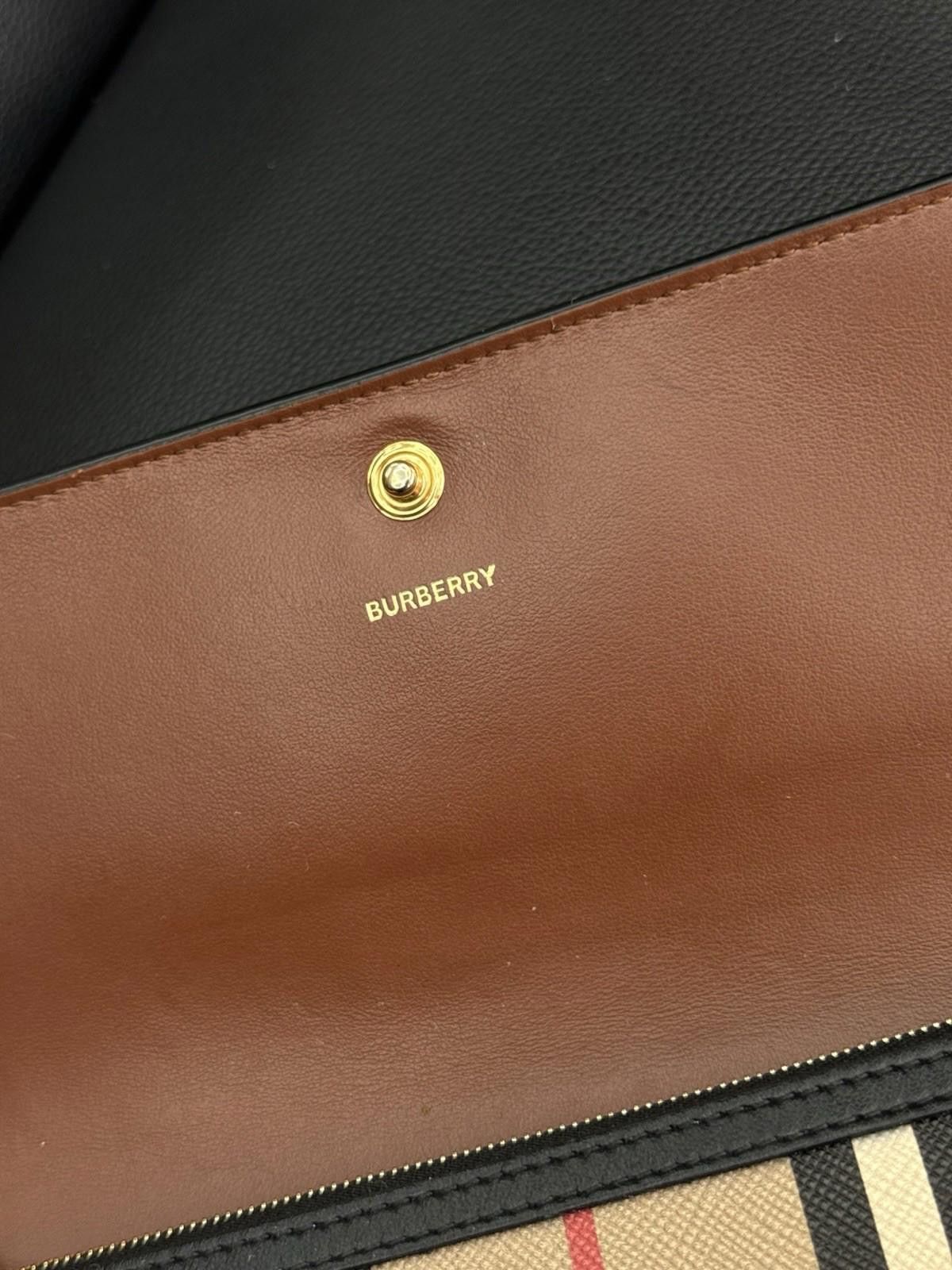Burberry BURBERRY HALTON STRIPED LOGO CONTINENTAL WALLET CLUTCH Size ONE SIZE - 5 Thumbnail