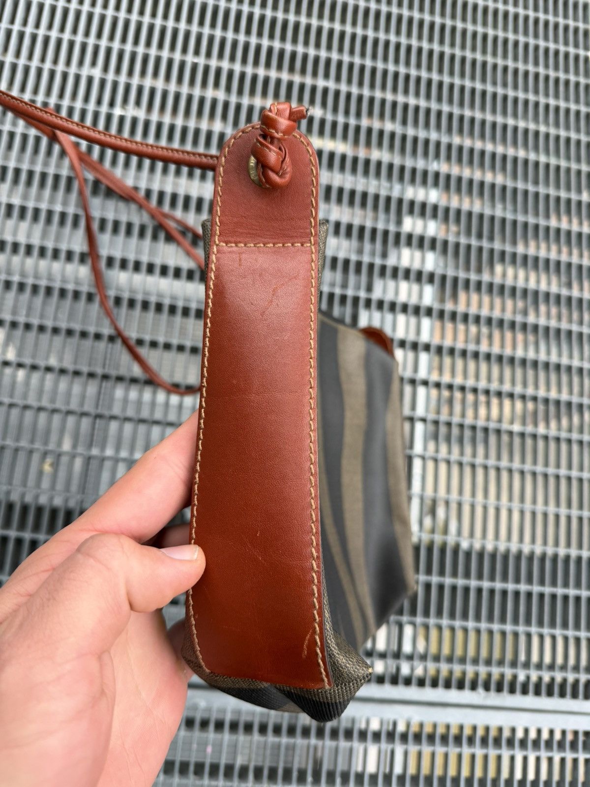 Fendi Vintage Fendi Leather Crossbody Bag Size ONE SIZE - 7 Thumbnail