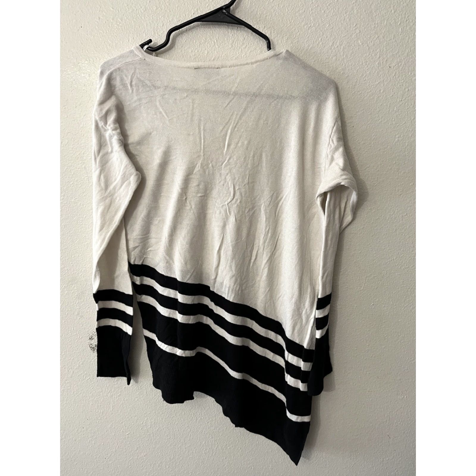 Vince Camuto Vince Camuto Womens Sweater Long Sleeves White & Black Asymmetrical Hem Size S Size S / US 4 / IT 40 - 3 Thumbnail