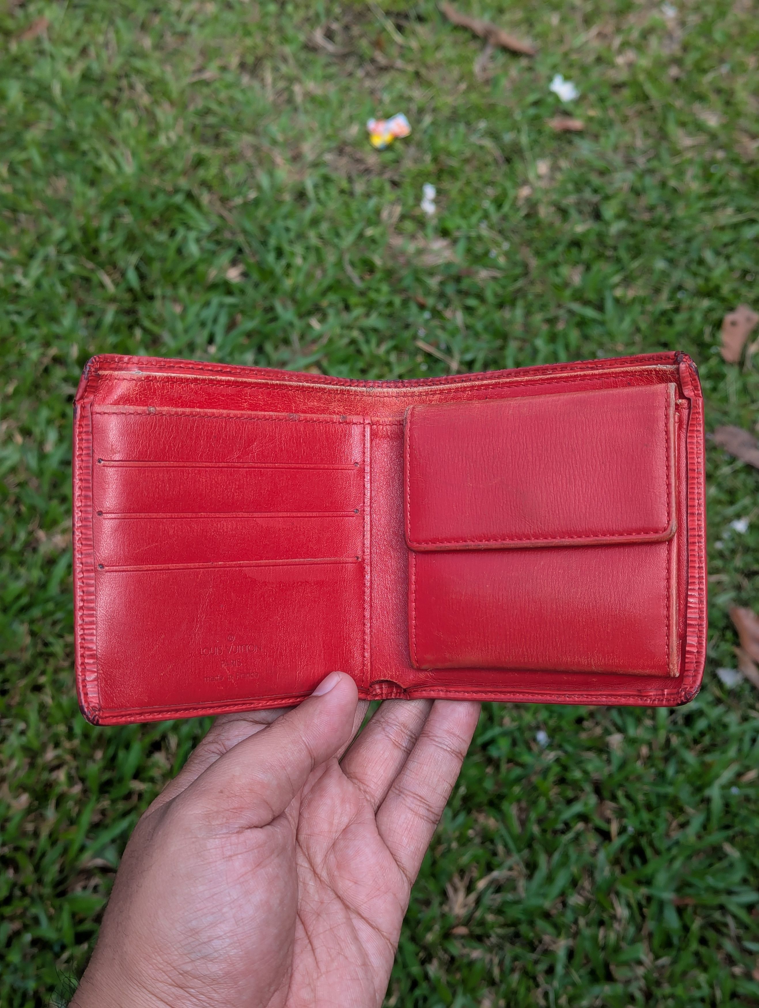Louis Vuitton 🔥FREE SHIPPING🔥Louis Vuitton Bi-fold Wallet Epi Leather Size ONE SIZE - 5 Thumbnail