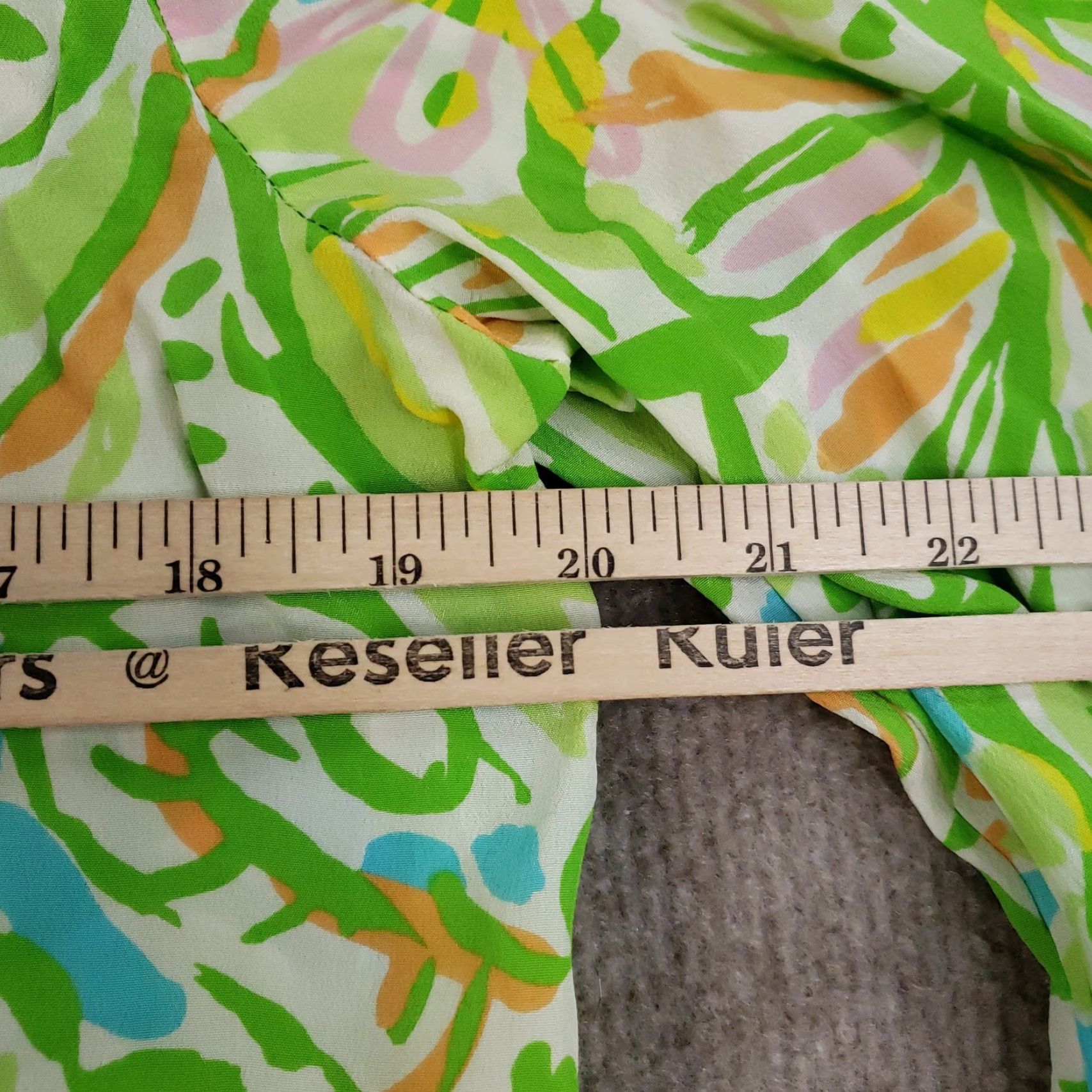 Lilly Pulitzer VINTAGE Lilly Pulitzer Women's Blouse Tunic Medium Green Silk Long Sleeve Floral Resort Beach Top Size M / US 6-8 / IT 42-44 - 4 Thumbnail