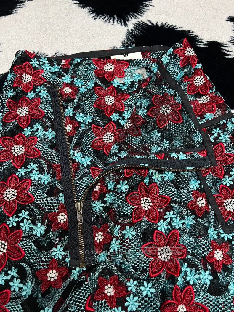 Comme des Garcons Comme Des Garcons size M Luxury Embroidered Flower Skirt Size 22" - 3 Thumbnail