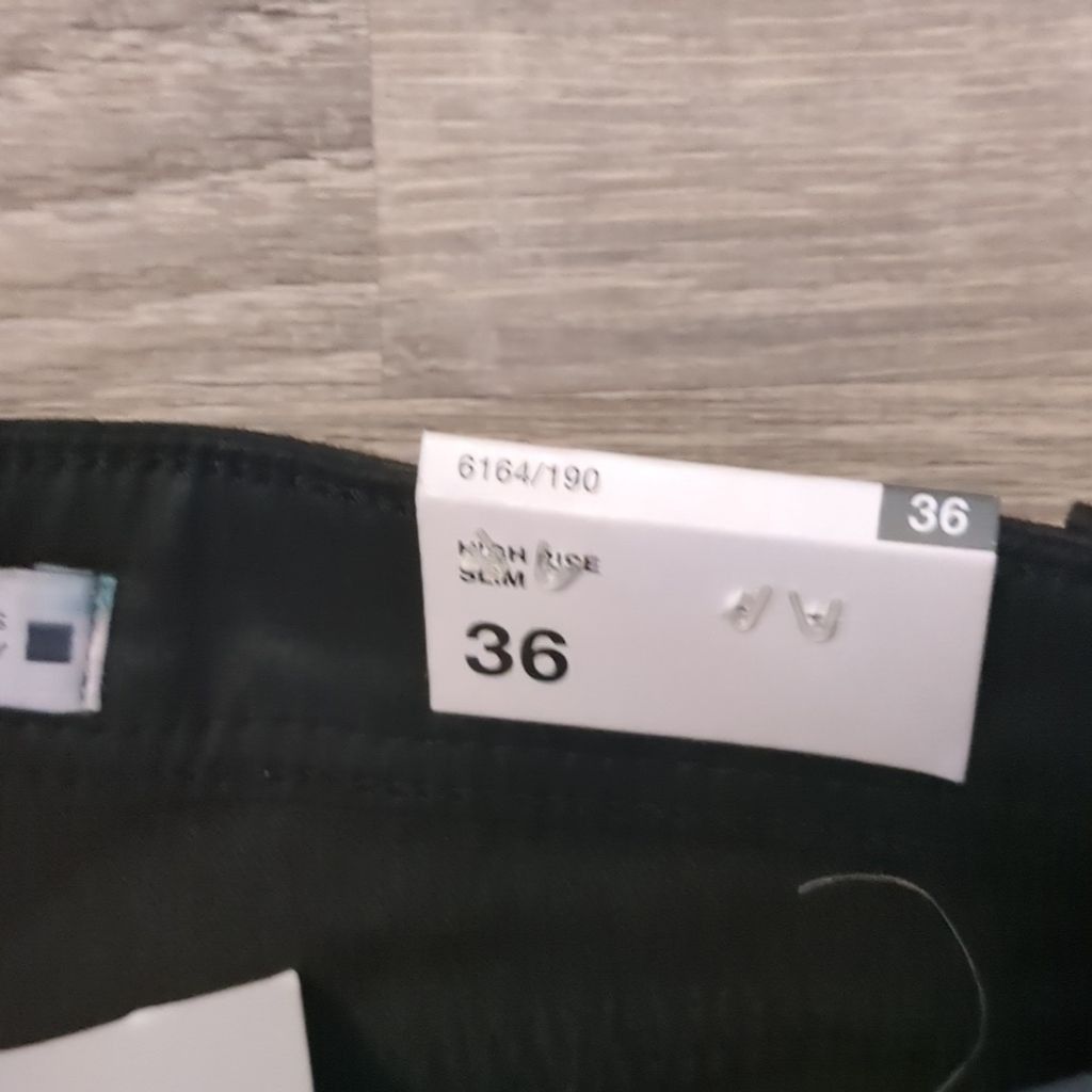 Zara Zara high rise coated black jeans size 4 Size 27" / US 4 / IT 40 - 4 Thumbnail