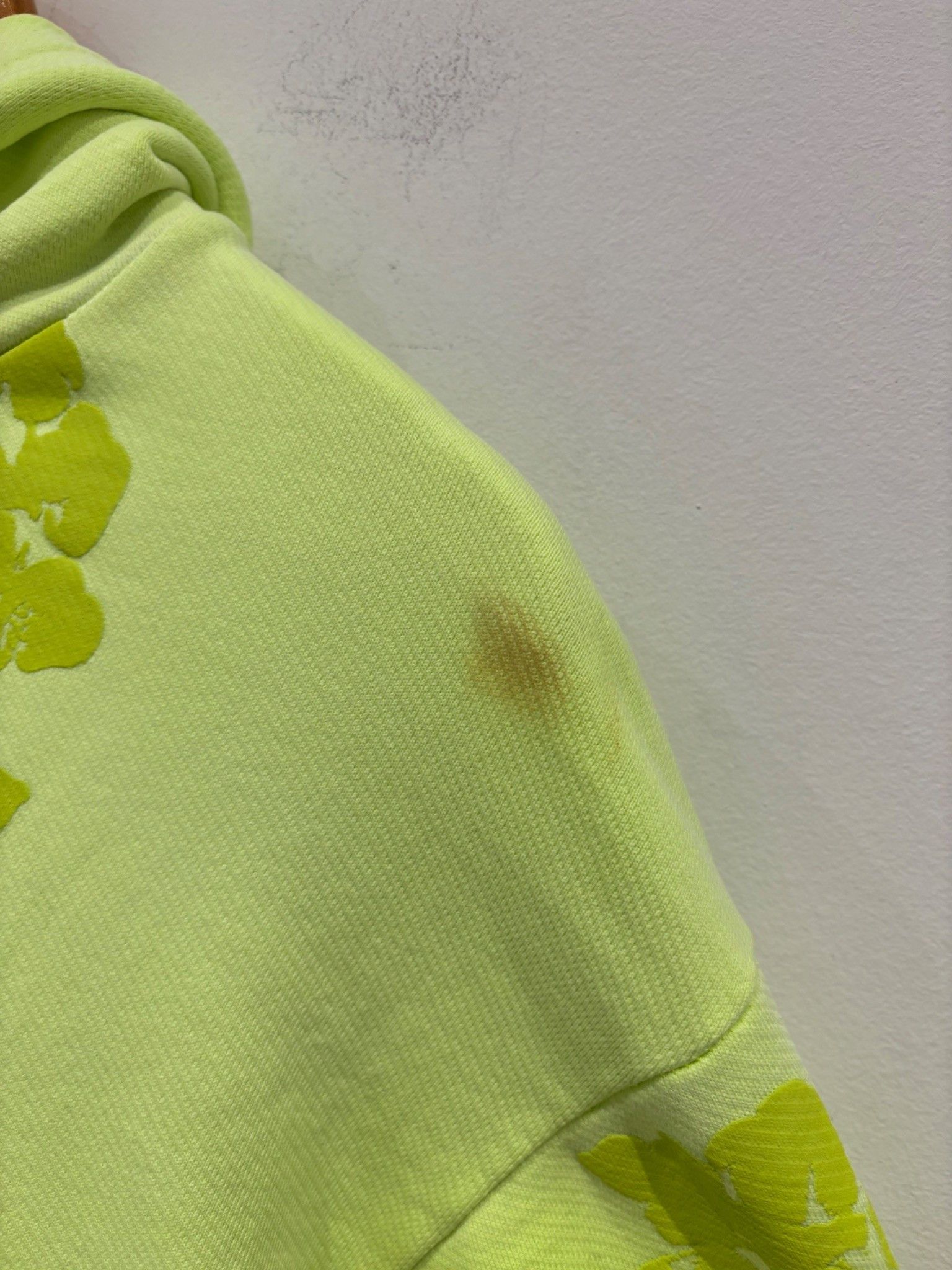 DENIM TEARS Denim Tears Mono Cotton Wreath Hoodie Neon Green Size US S / EU 44-46 / 1 - 4 Thumbnail