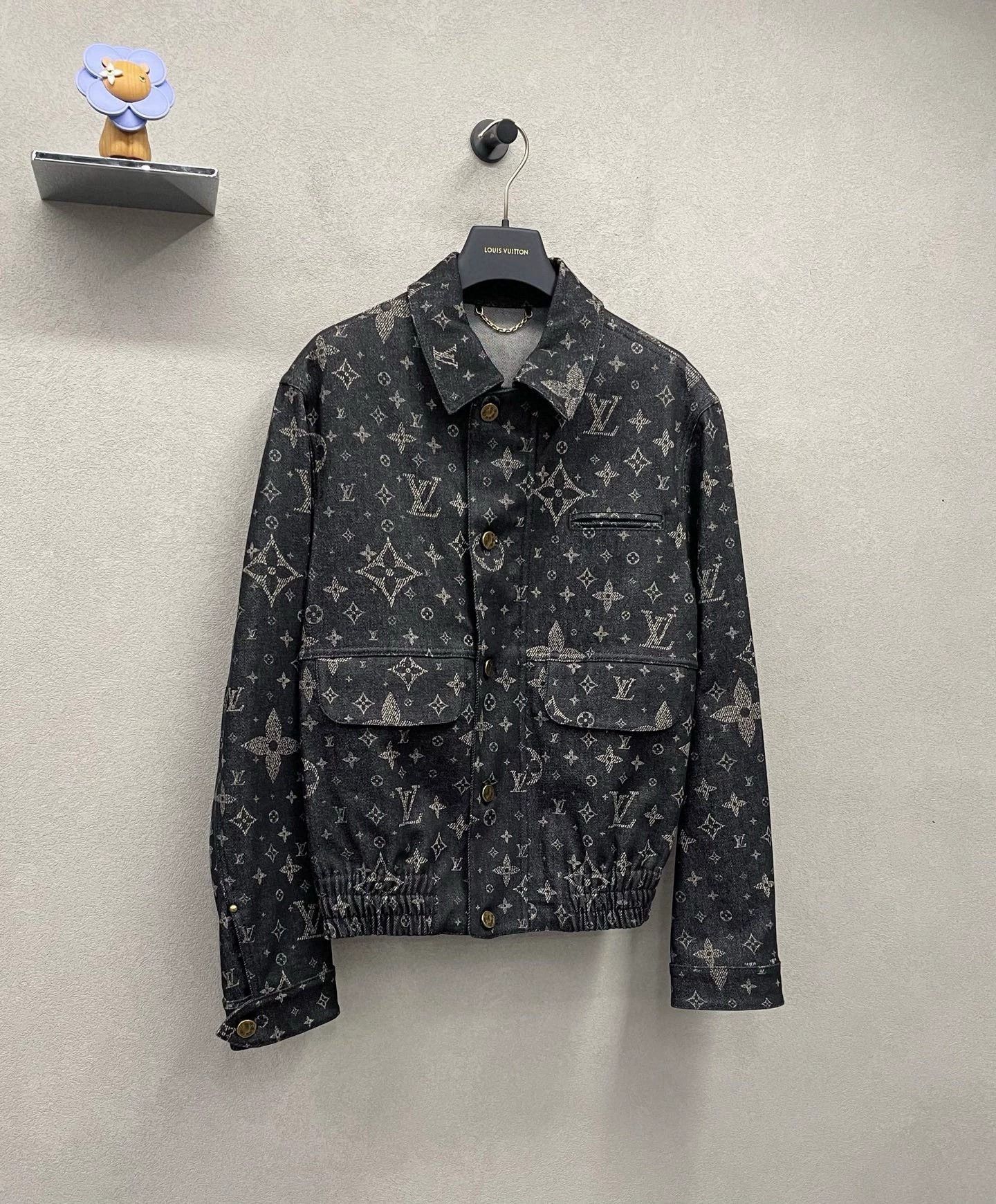 Louis Vuitton LV Black Logo Printed Jacket Size 48 Size US M / EU 48-50 / 2 - 3 Thumbnail