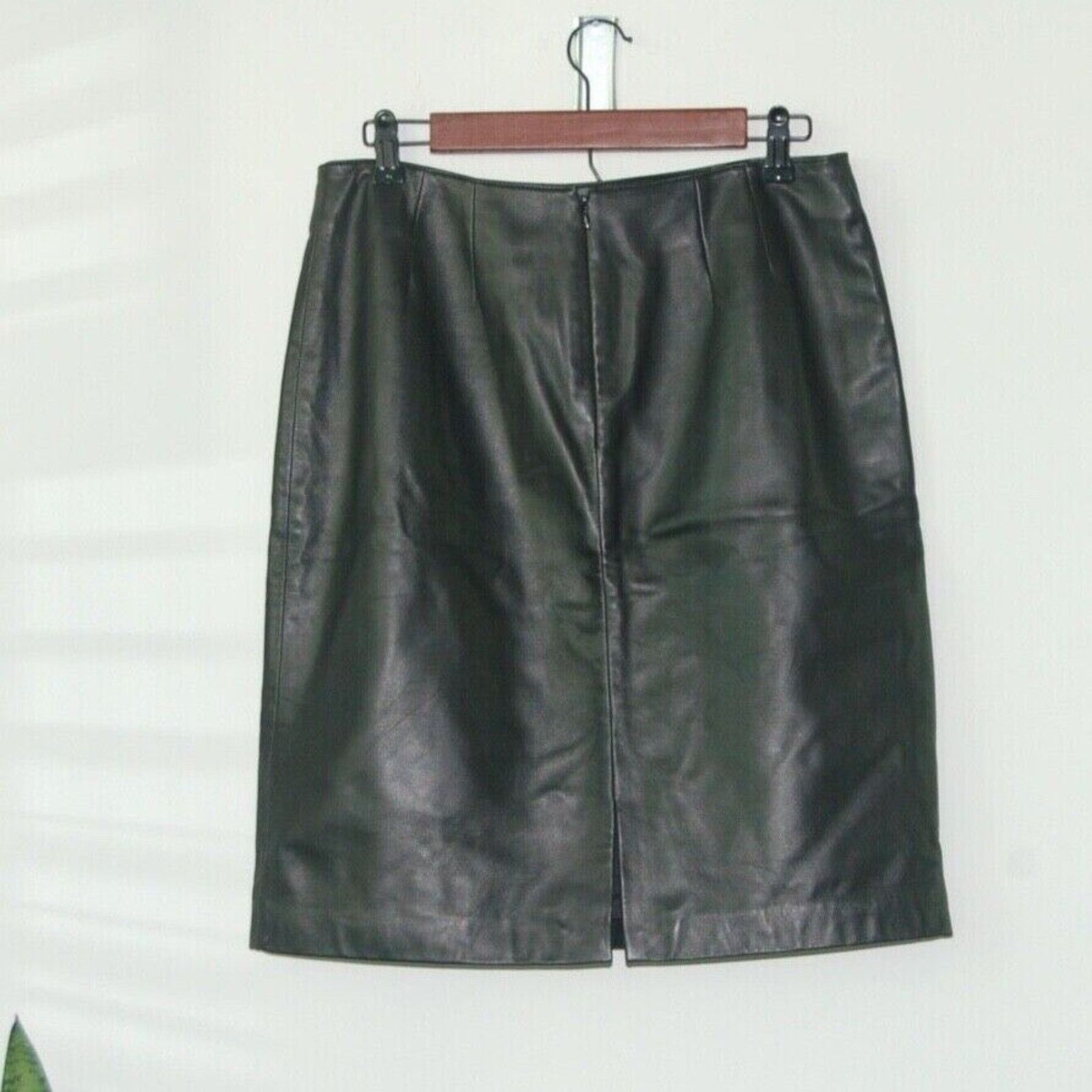 Lord & Taylor Lord & Taylor Retro Designer Luxury Black Leather Mini Skirt Size 30" / US 8 / IT 44 - 2 Thumbnail
