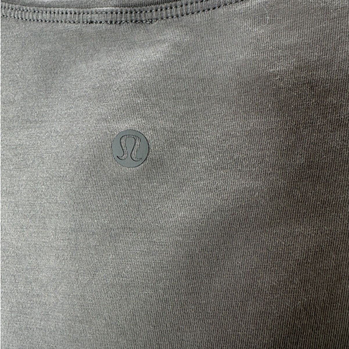 Lululemon Lululemon Dusty Green Round Neck Short Sleeve Crop Tee 6 Size M / US 6-8 / IT 42-44 - 3 Thumbnail