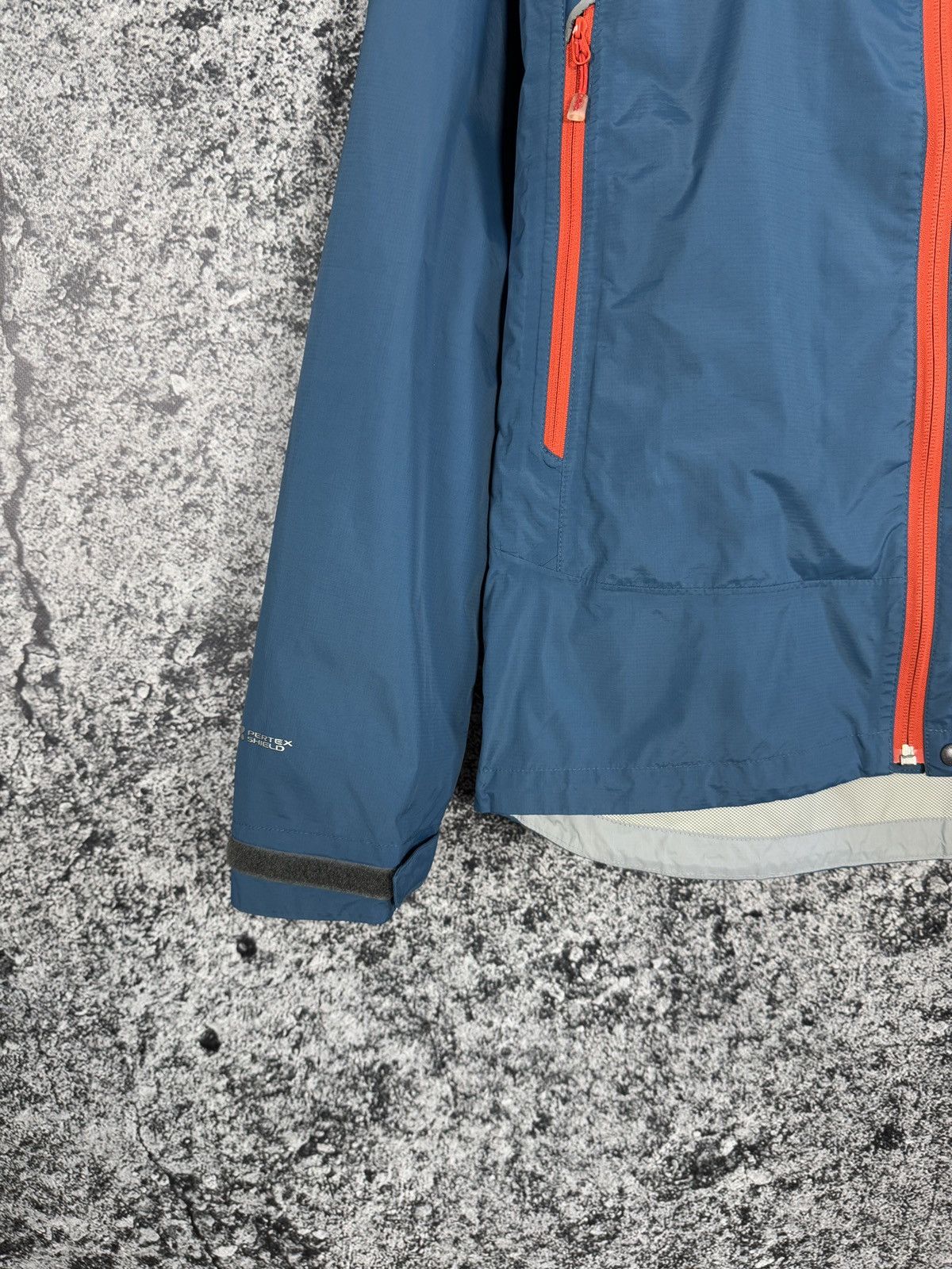 Montane Montane Nylon Lightweight Jacket Windbreaker Outdoor Size S Size US S / EU 44-46 / 1 - 4 Thumbnail