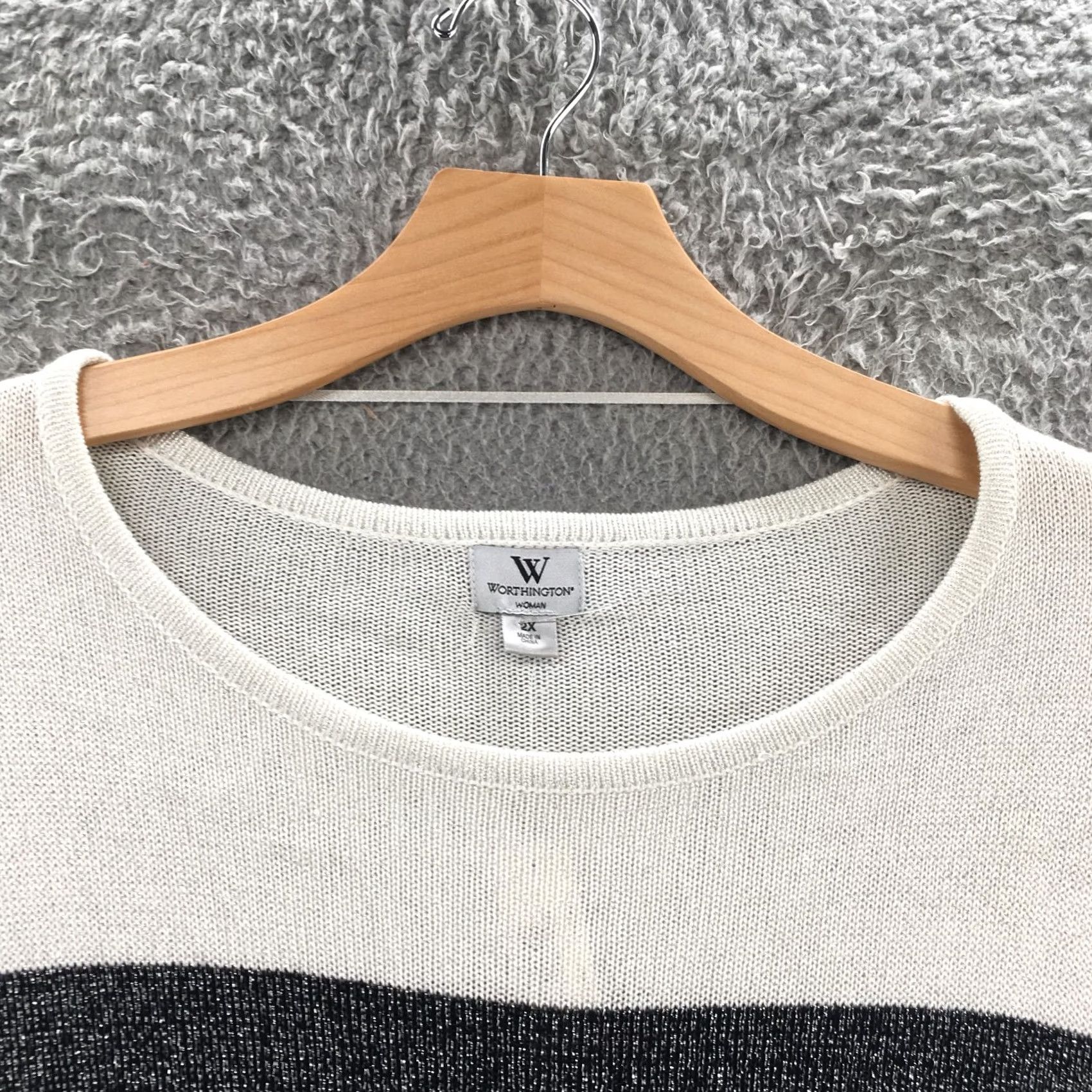Worthington Worthington Blouse Womens 2X Black White Pullover Round Neck Lurex Stretch NEW Blouse Womens 2X Black White Pullover Round Neck Lurex Stretch NEW Size XXL / US 16-18 / IT 52-54 - 4 Thumbnail