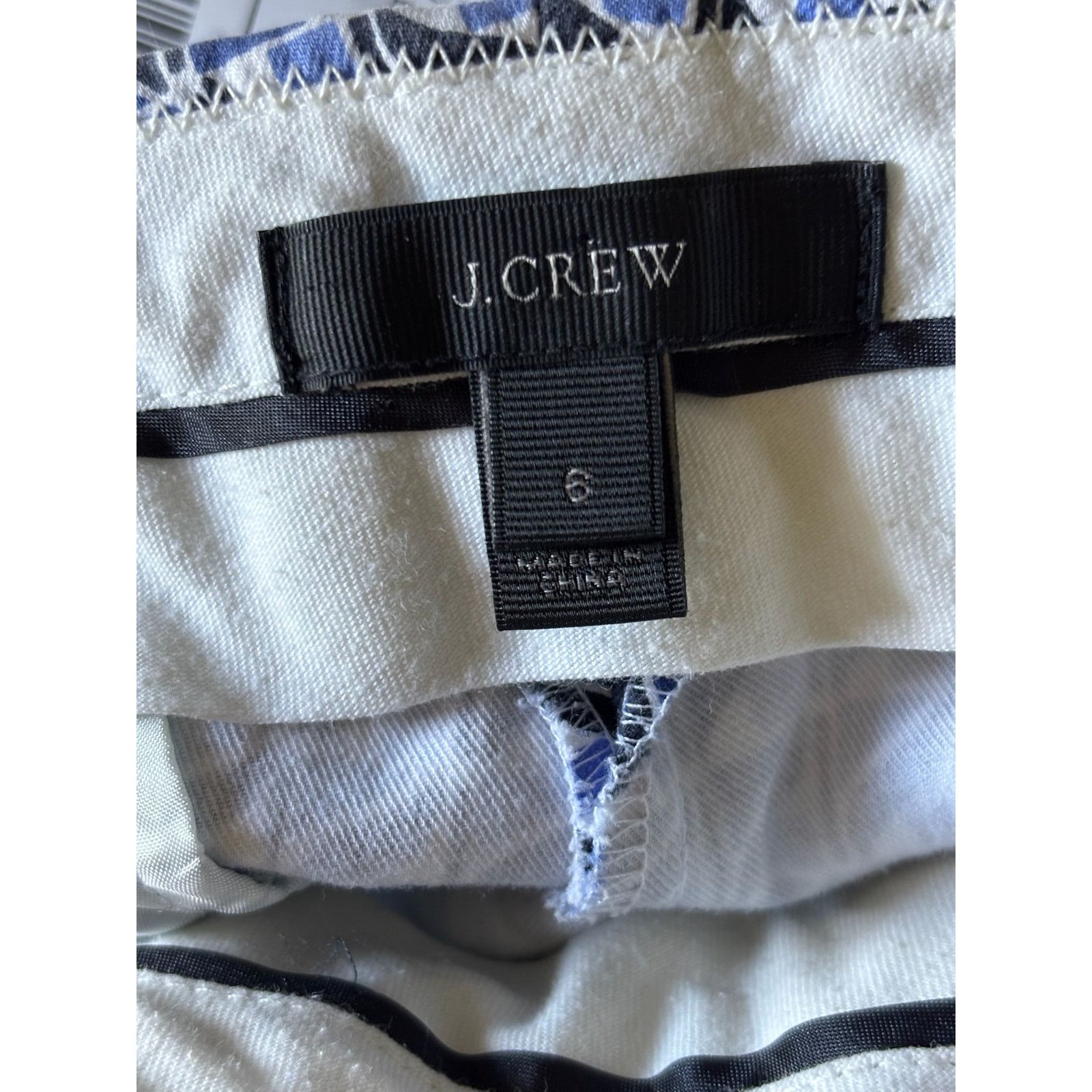 J.Crew J.Crew Campbell Capri Pants Sz 6 Blue White Print Size 28" / US 6 / IT 42 - 5 Thumbnail