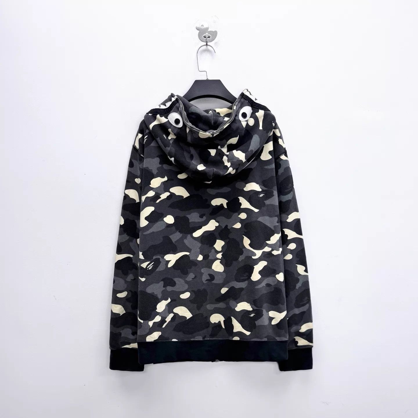 Bape Bape Glow Camo Shark Hoodie XXL Black/Gray Unisex Size US XL / EU 56 / 4 - 2 Thumbnail