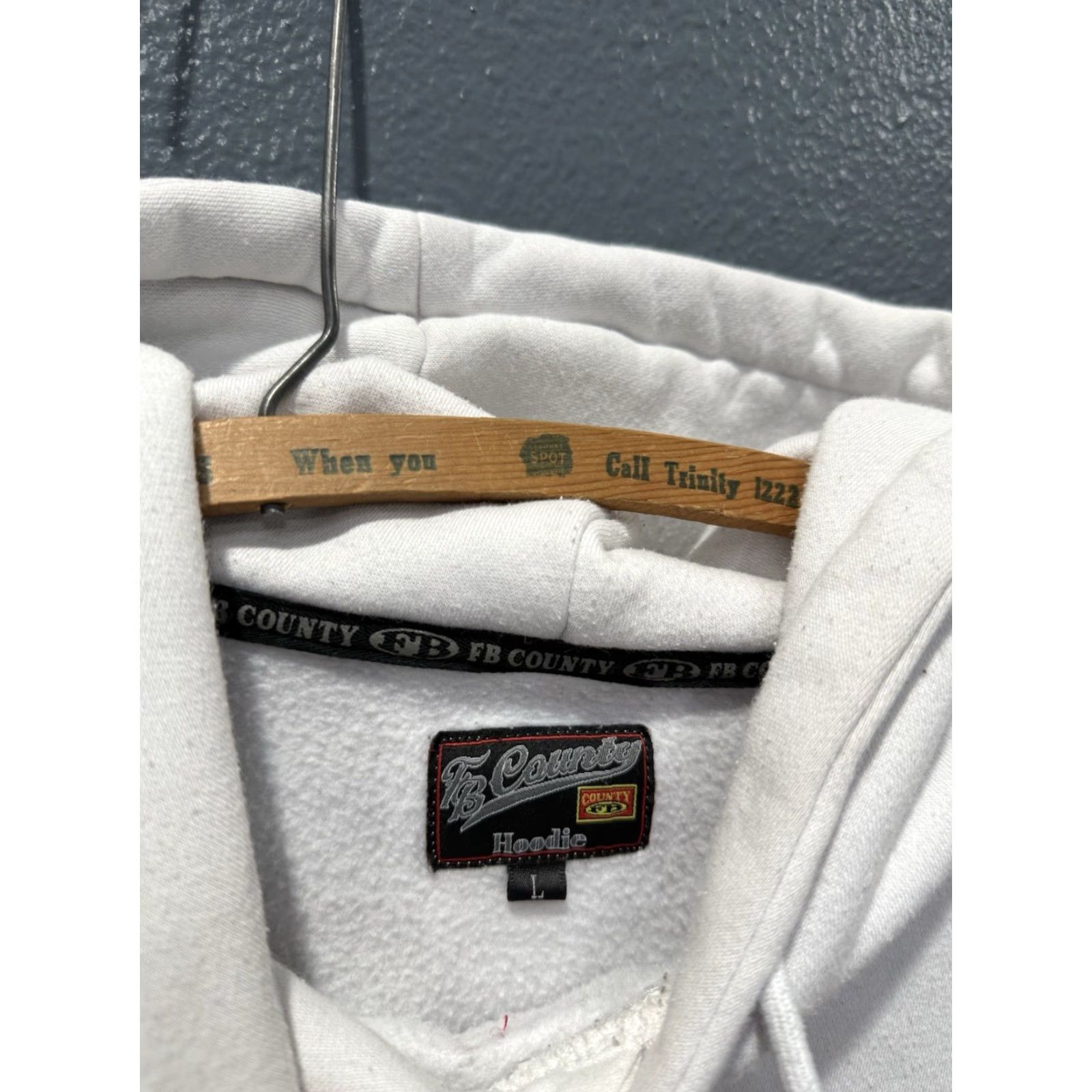 Vintage FB Country Hoodie XL White Embroidered Heavyweight Pullover Men Adults Flawed Size US XL / EU 56 / 4 - 2 Thumbnail