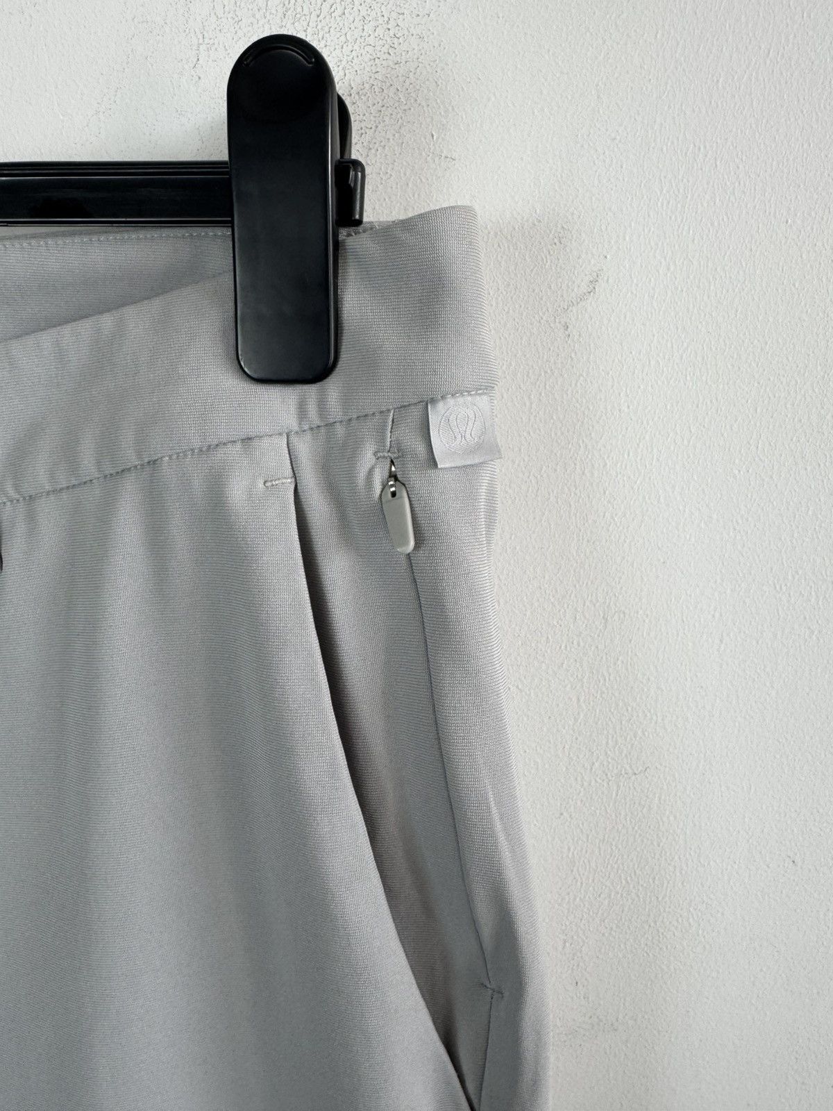 Lululemon Lululemon Grey Men’s Commission Pants Size US 33 - 3 Thumbnail
