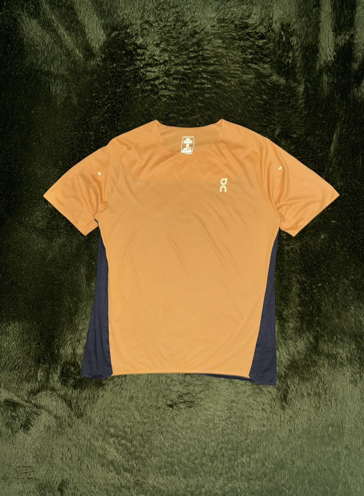 On [L] On Running Performance Reflective T-Shirt Orange Size US L / EU 52-54 / 3 - 1 Thumbnail
