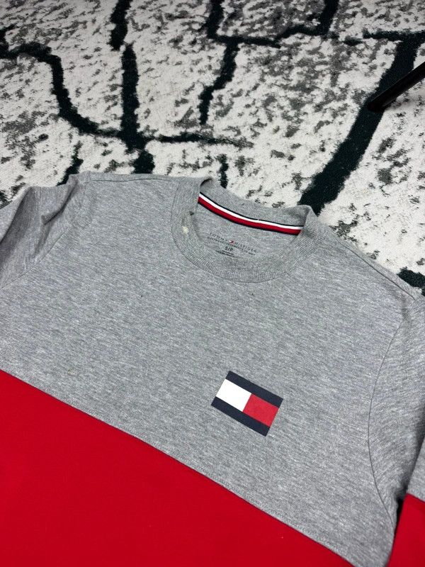 Tommy Hilfiger Tommy Hilfiger crewneck sweatshirt gray red S Size US S / EU 44-46 / 1 - 3 Thumbnail
