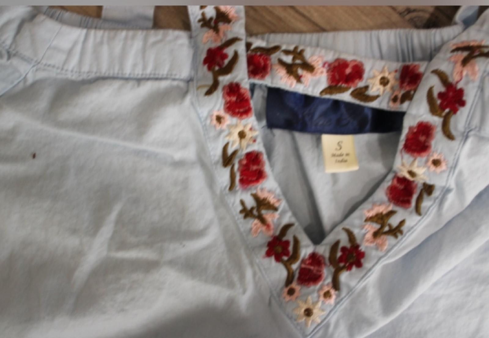 Other Light Blue Off-Shoulder Top w Floral Embroidered V-Neck S Size S / US 4 / IT 40 - 3 Thumbnail