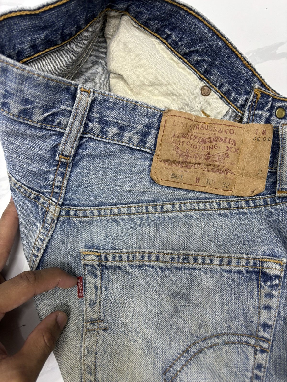 VINTAGE LEVIS 501 KURT COBAIN DISTRESSED DENIM JEANS