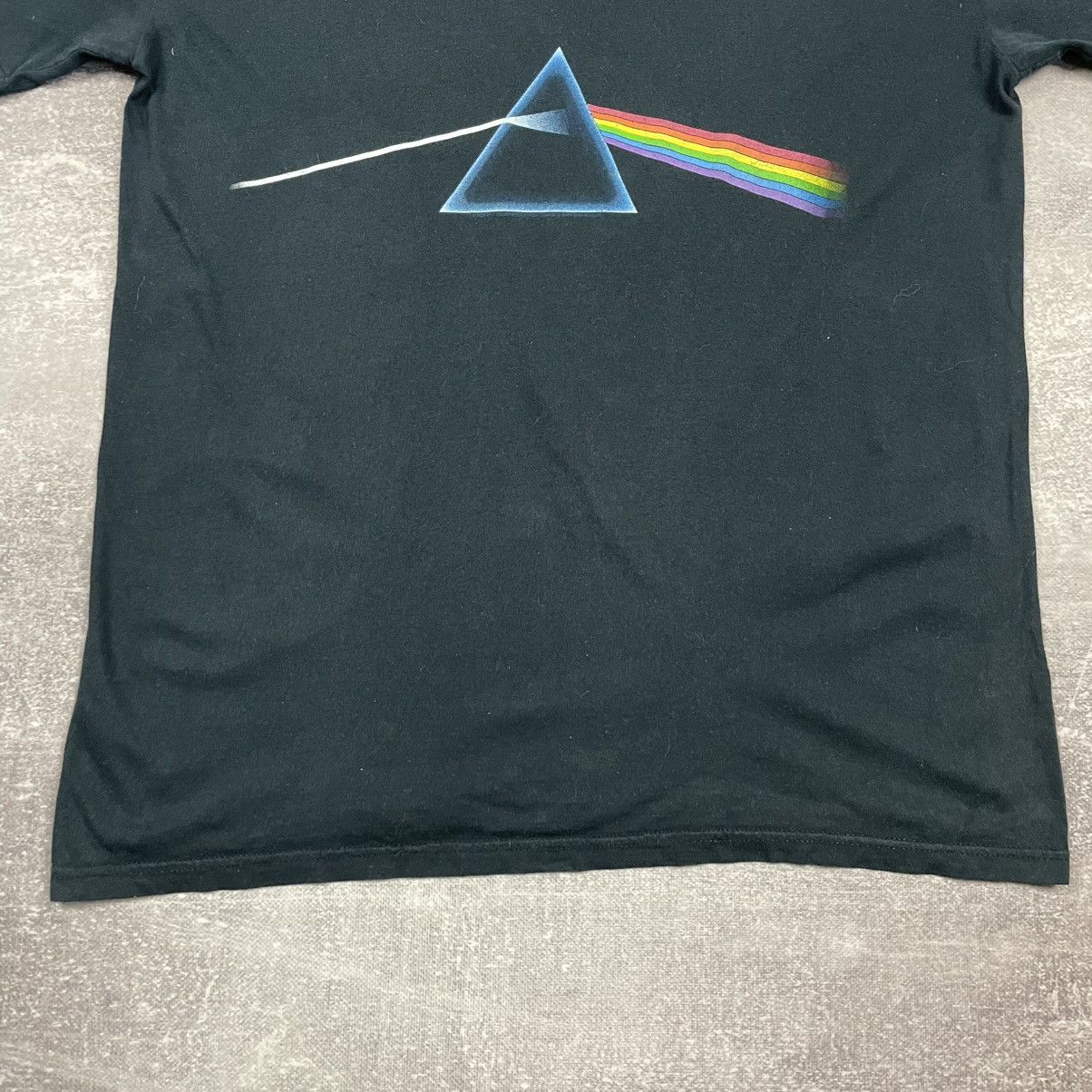 Band Tees Pink Floyd 2002 Dark Side of the Moon Distressed T Shirt Size US L / EU 52-54 / 3 - 3 Thumbnail