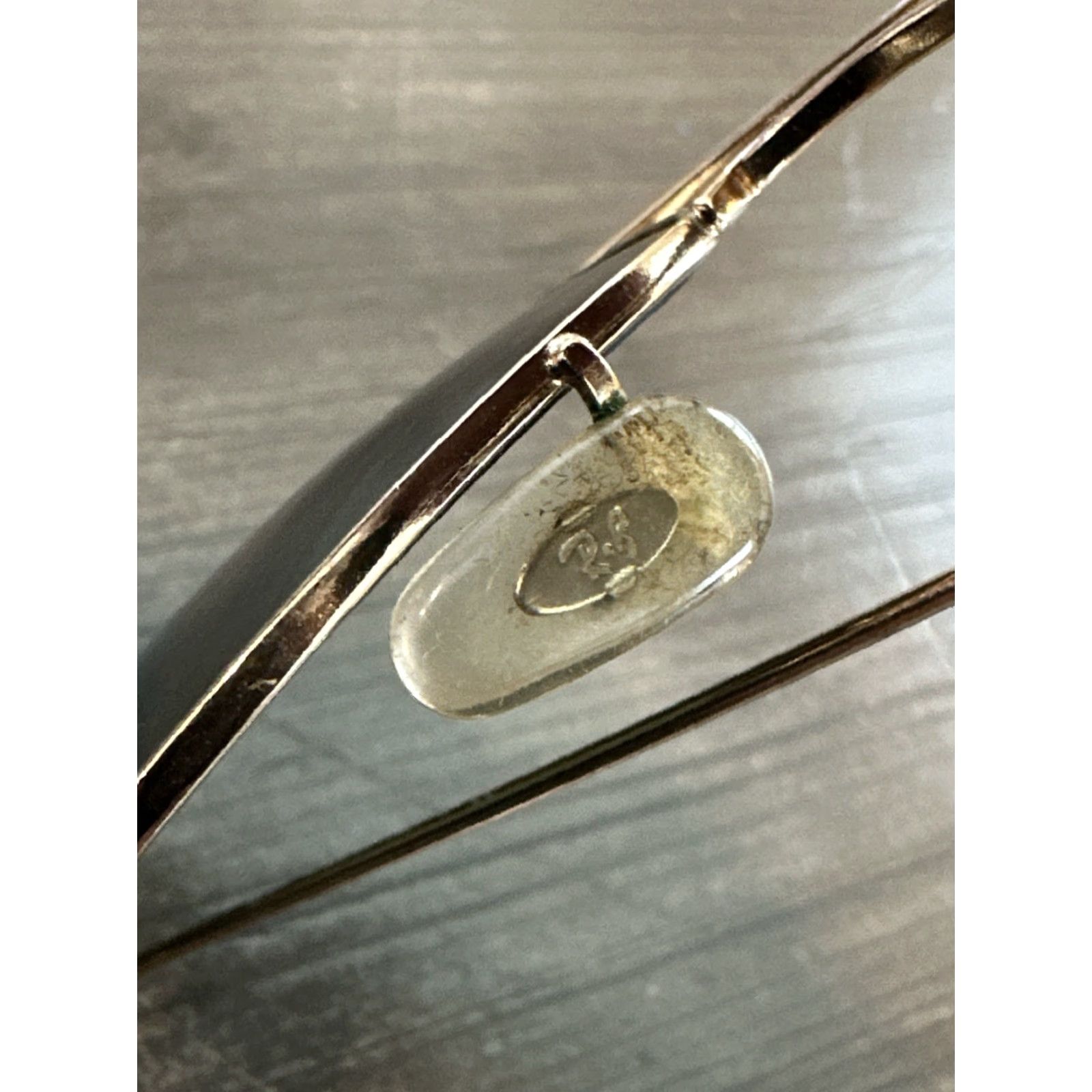 Vintage VINTAGE? No, it's not vintage. Ray-Ban Aviator Sunglasses Metal Large 3025 Men Adult Size Large Gold Frame Black Gradient Lens 90s Classic Mens Size ONE SIZE - 6 Thumbnail