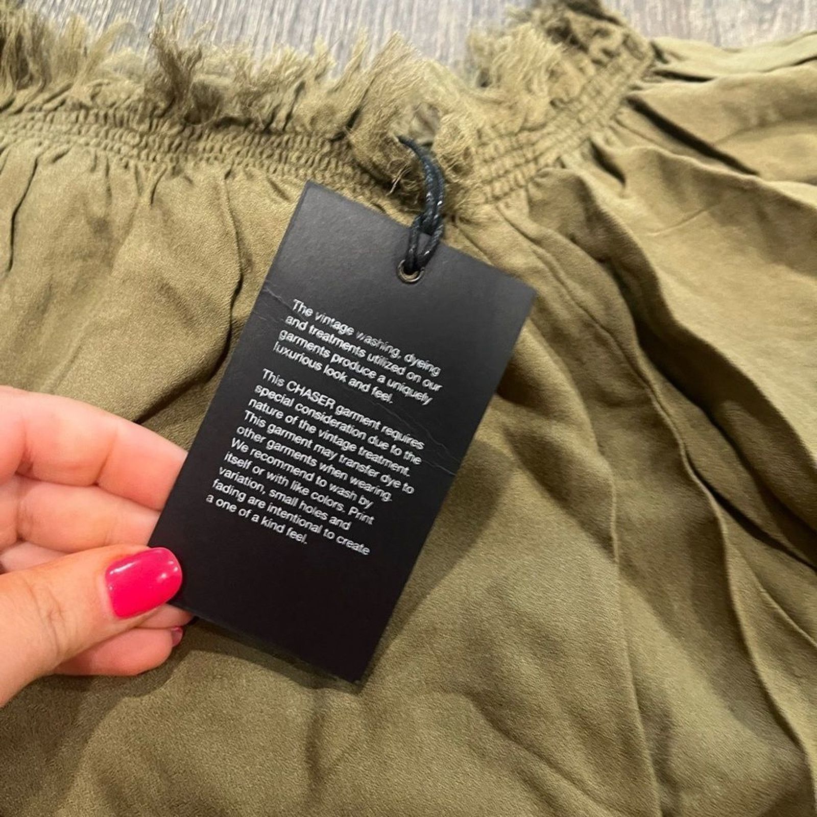 Vintage NWT Chaser Olive Green Off Shoulder Frayed Hem Top Size M Size M / US 6-8 / IT 42-44 - 2 Thumbnail