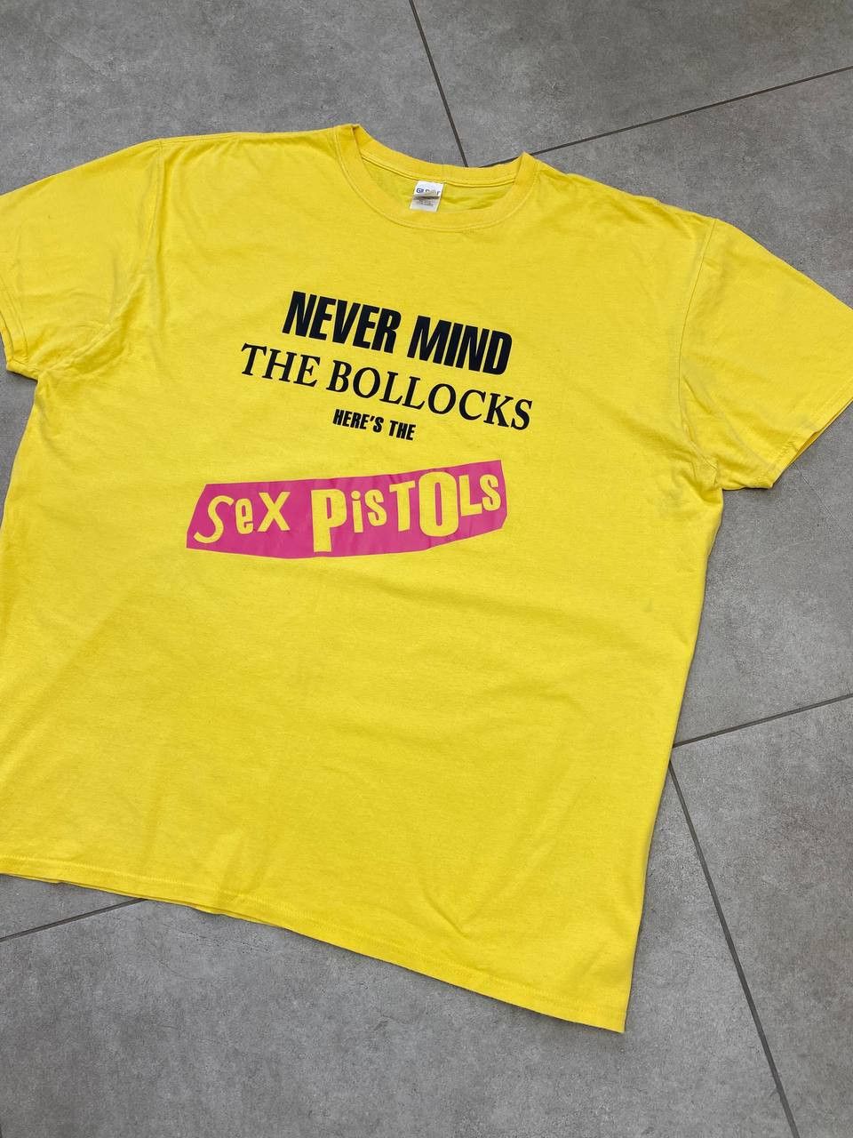 Band Tees Vintage Sex Pistols 2000s Never Mind The Bollocks T-Shirt Size US XXL / EU 58 / 5 - 5 Thumbnail