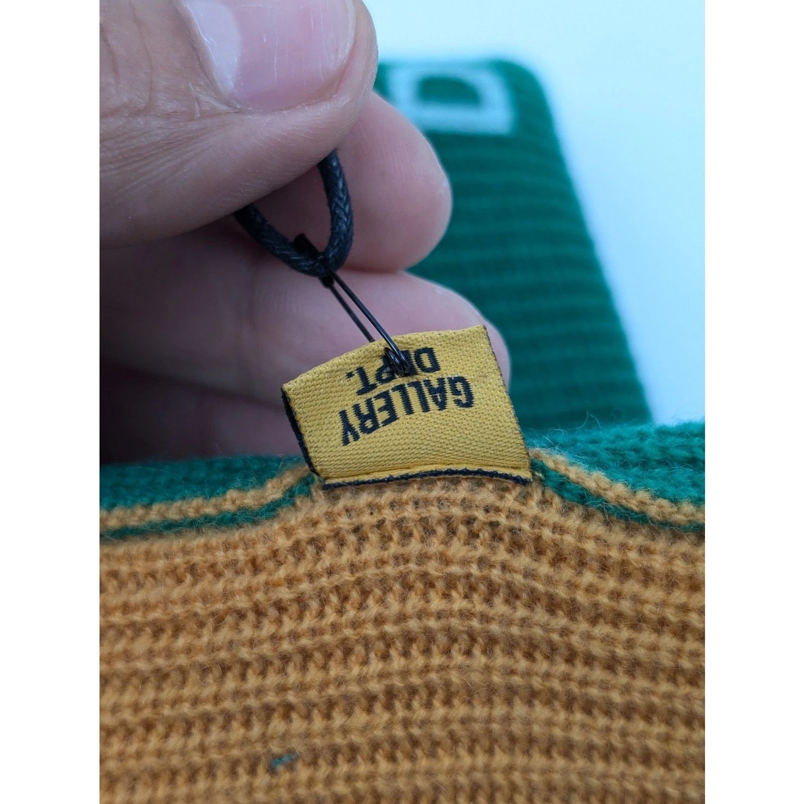 Gallery Dept. o1rshd1 Q:+207 / Size: OS / Beanie Cap / Hat in Green/Orange Size ONE SIZE - 11 Thumbnail