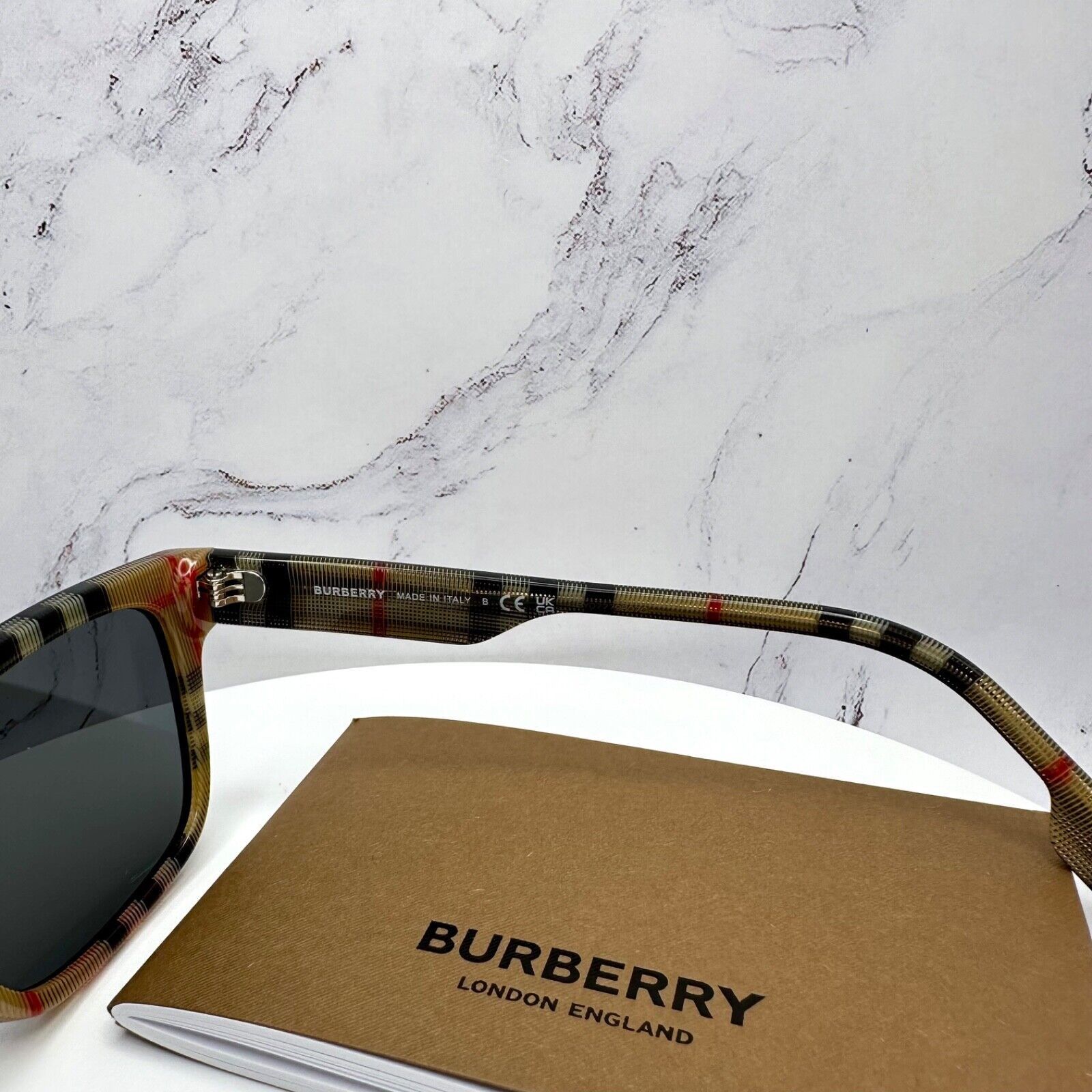 Burberry Burberry Sunglasses Black Square Classic Check Arms Brown Size ONE SIZE - 9 Thumbnail