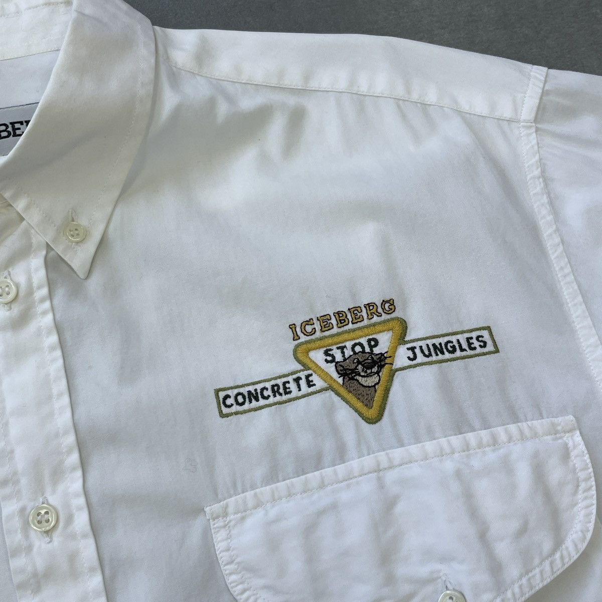 Iceberg × Vintage Vintage Iceberg Dysney Buton Shirt Size L Size US L / EU 52-54 / 3 - 10 Thumbnail